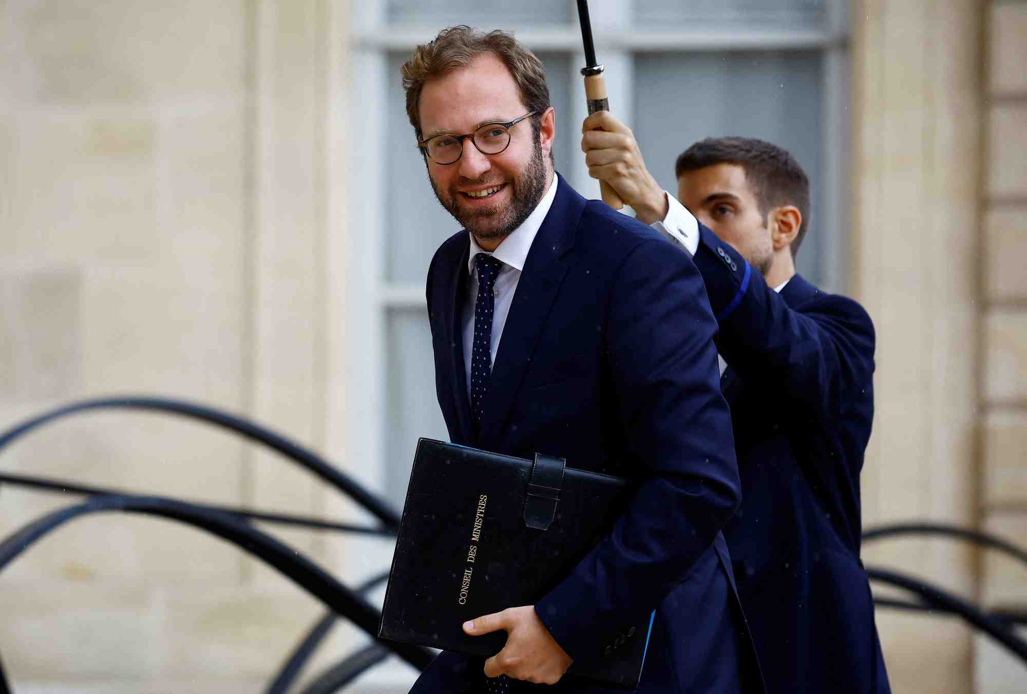 Le ministre francais de l'economie, des finances et de l'industrie, antoine armand au palais de l'elysee