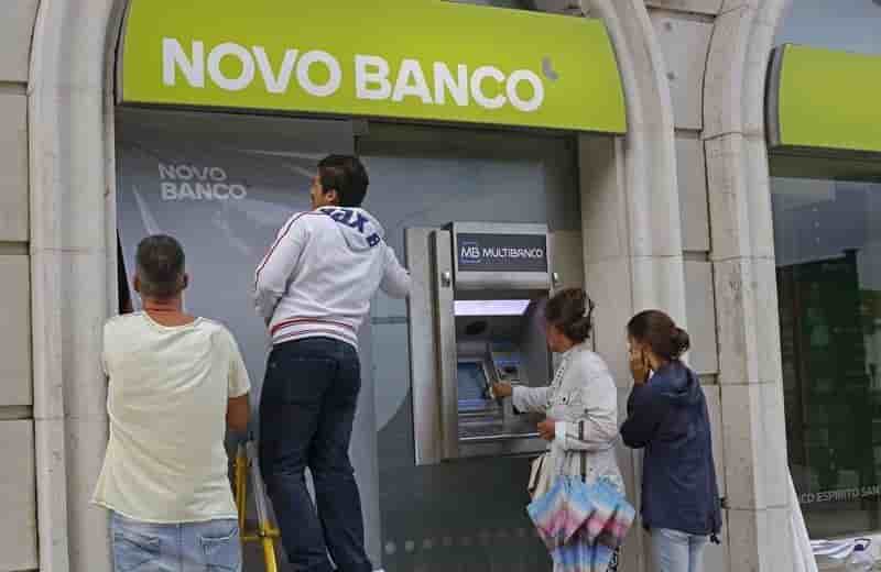 Cinq candidats toujours en lice pour la reprise de la banque portugaise novo banco