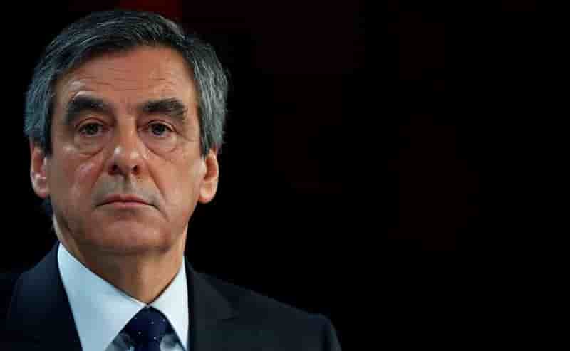 Fillon ne pourrait etre le garant des institutions, dit macron