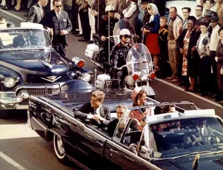 Donald trump promet de rendre publics tous les dossiers jfk