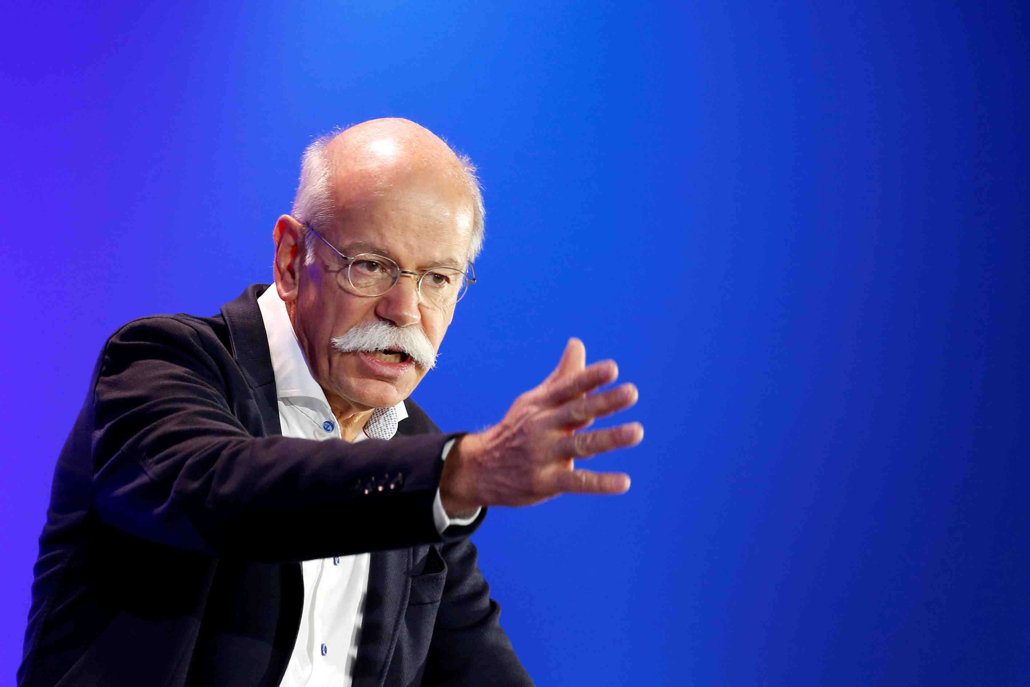 Daimler dit qu'un partenariat avec li shufu dependra de baic