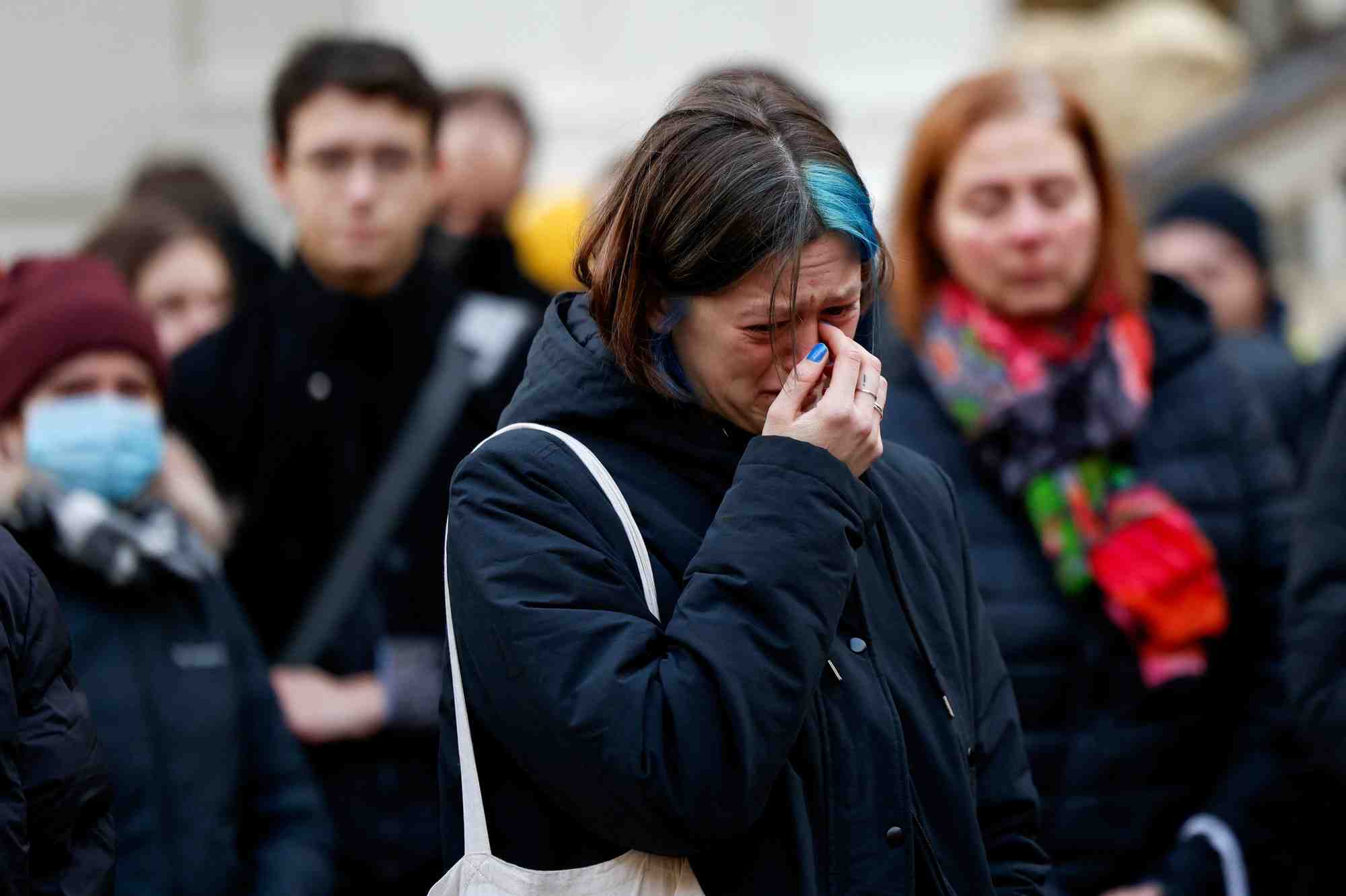 Veillee apres une fusillade dans l'un des batiments de l'universite charles a prague