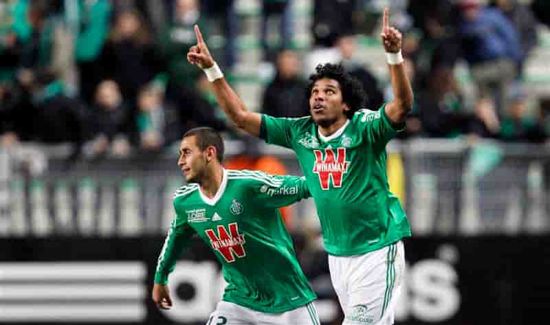 Ligue 1: l'AS Saint-Etienne fond sur Lille et la troisième place