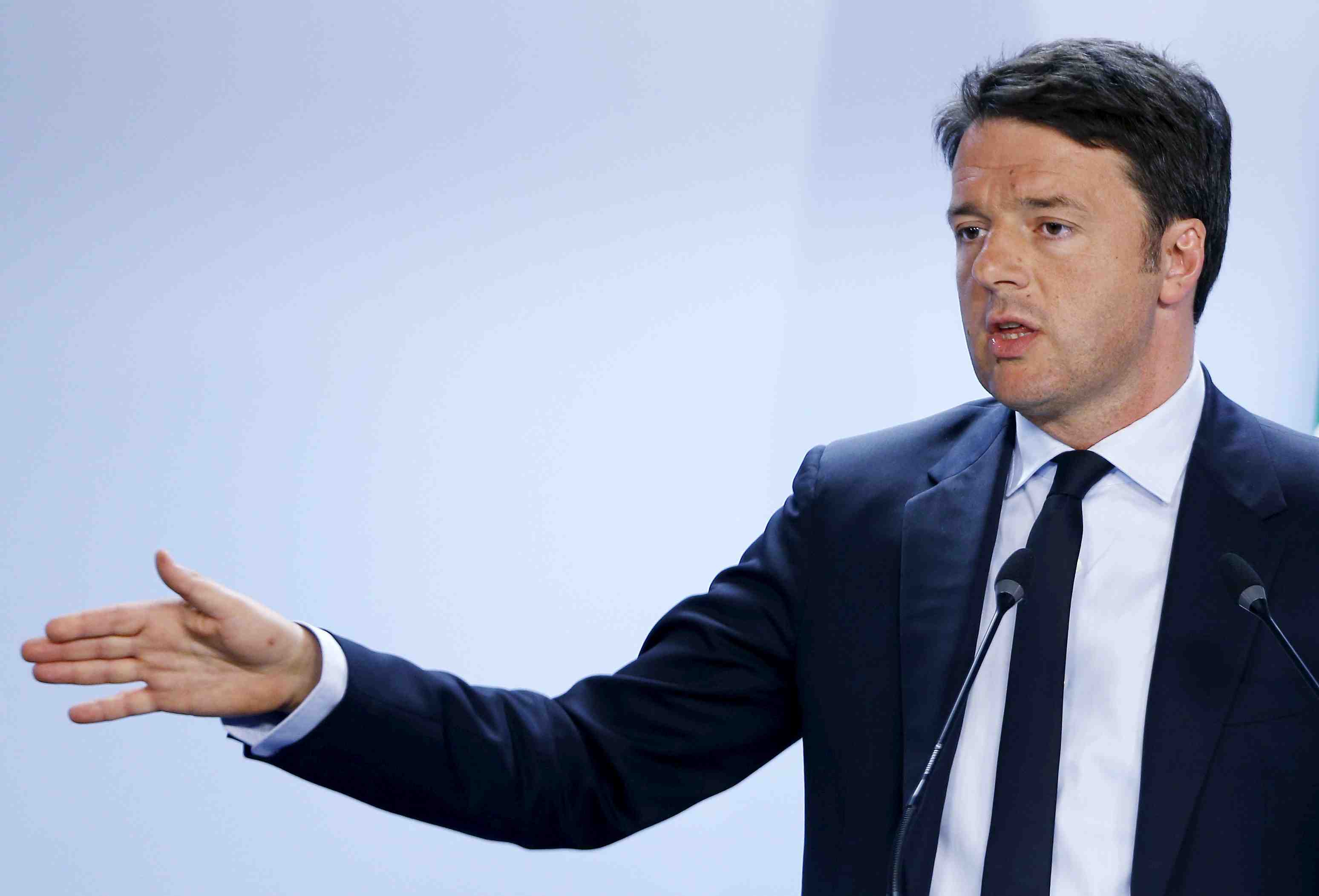 Matteo renzi echappe a la censure a la chambre des deputes