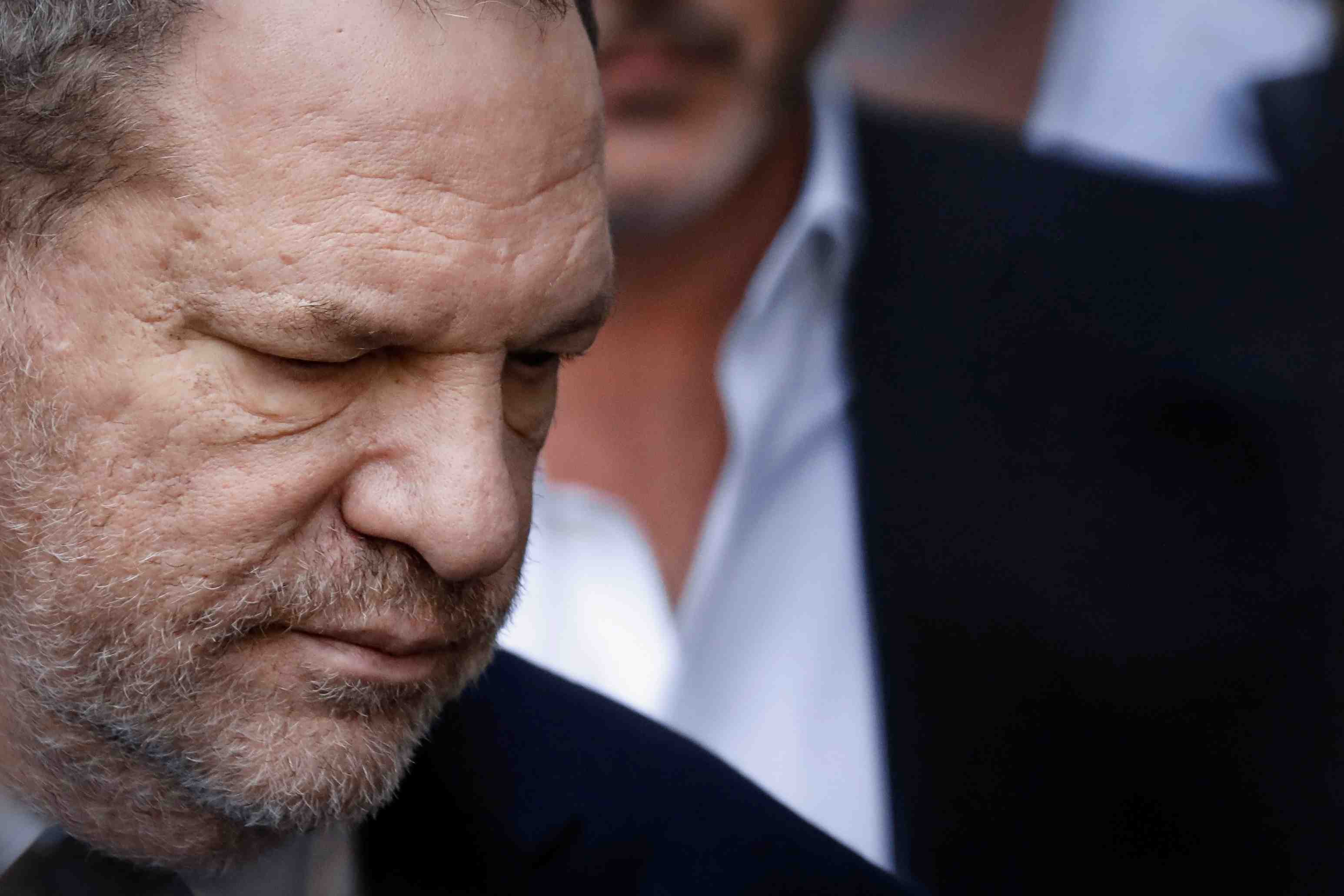 Harvey weinstein inculpe pour une nouvelle agression sexuelle
