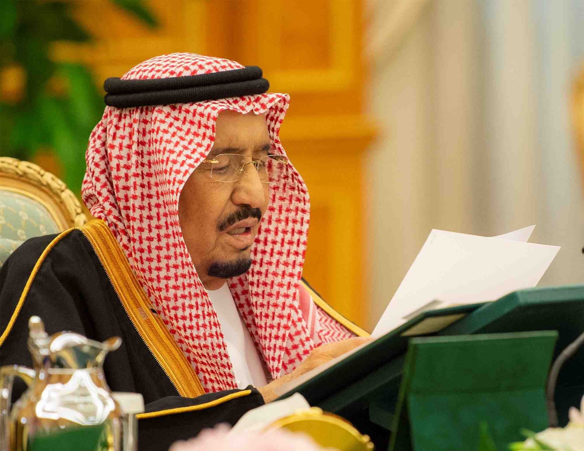 Le roi salman invite l'emir du qatar a deux sommets