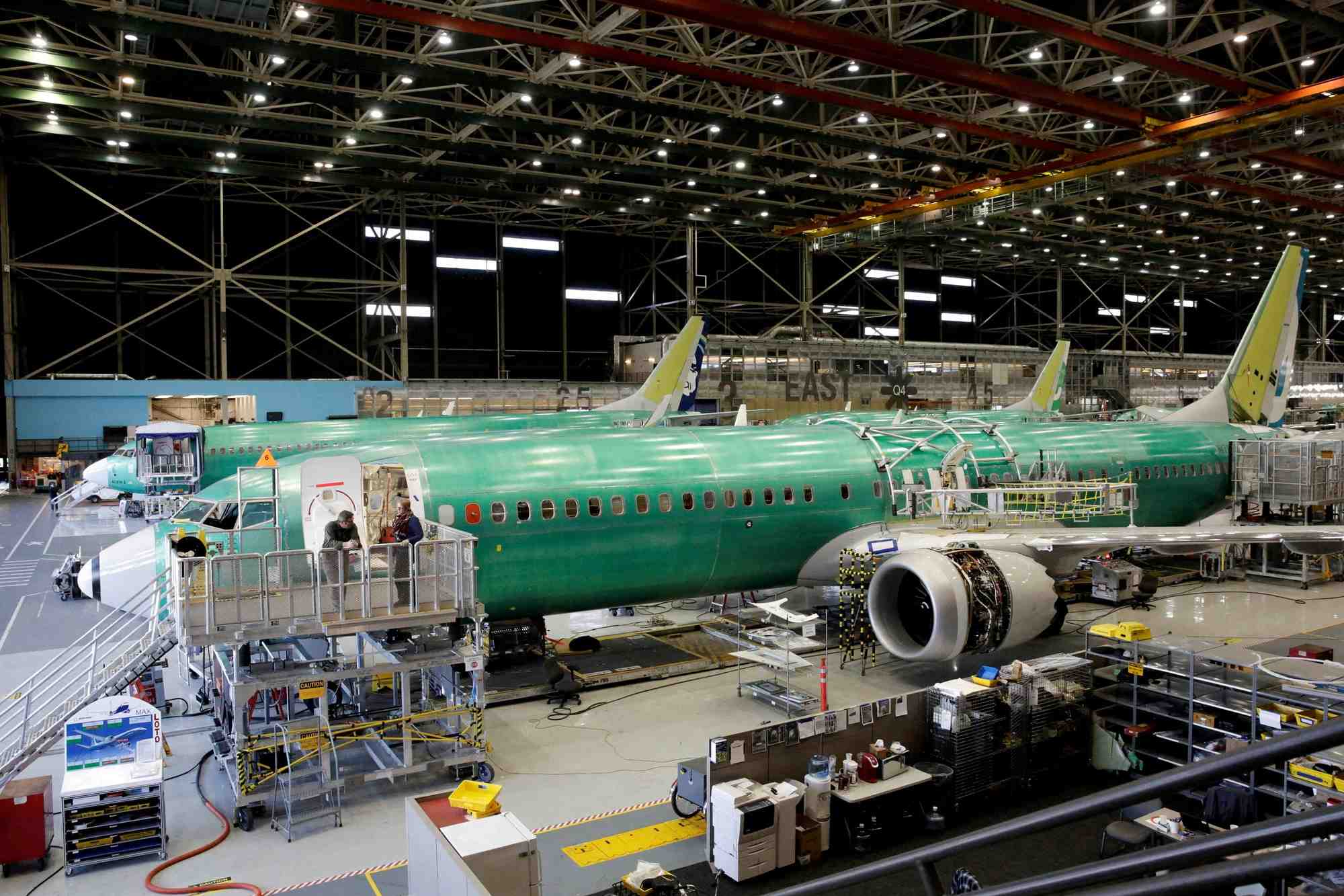 En 2005, Boeing a revendu la Wichita Division au fonds d'investissement canadien Onex Corporation qui la rebaptise Spirit AeroSystems.