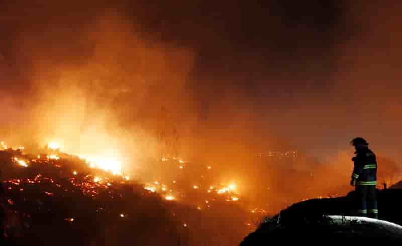 L'incendie toujours pas maîtrisé à Valparaiso au Chili