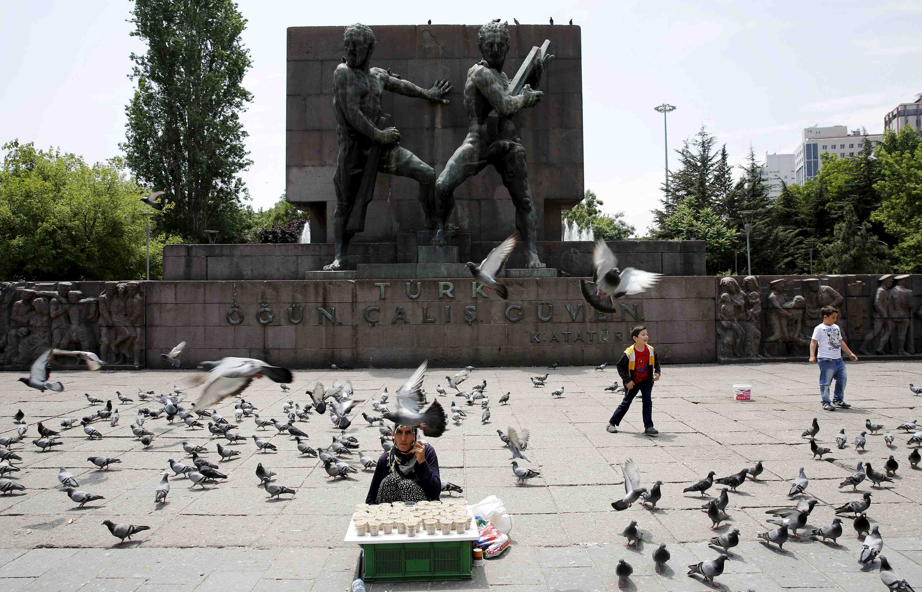 La turquie dans l'incertitude apres les legislatives