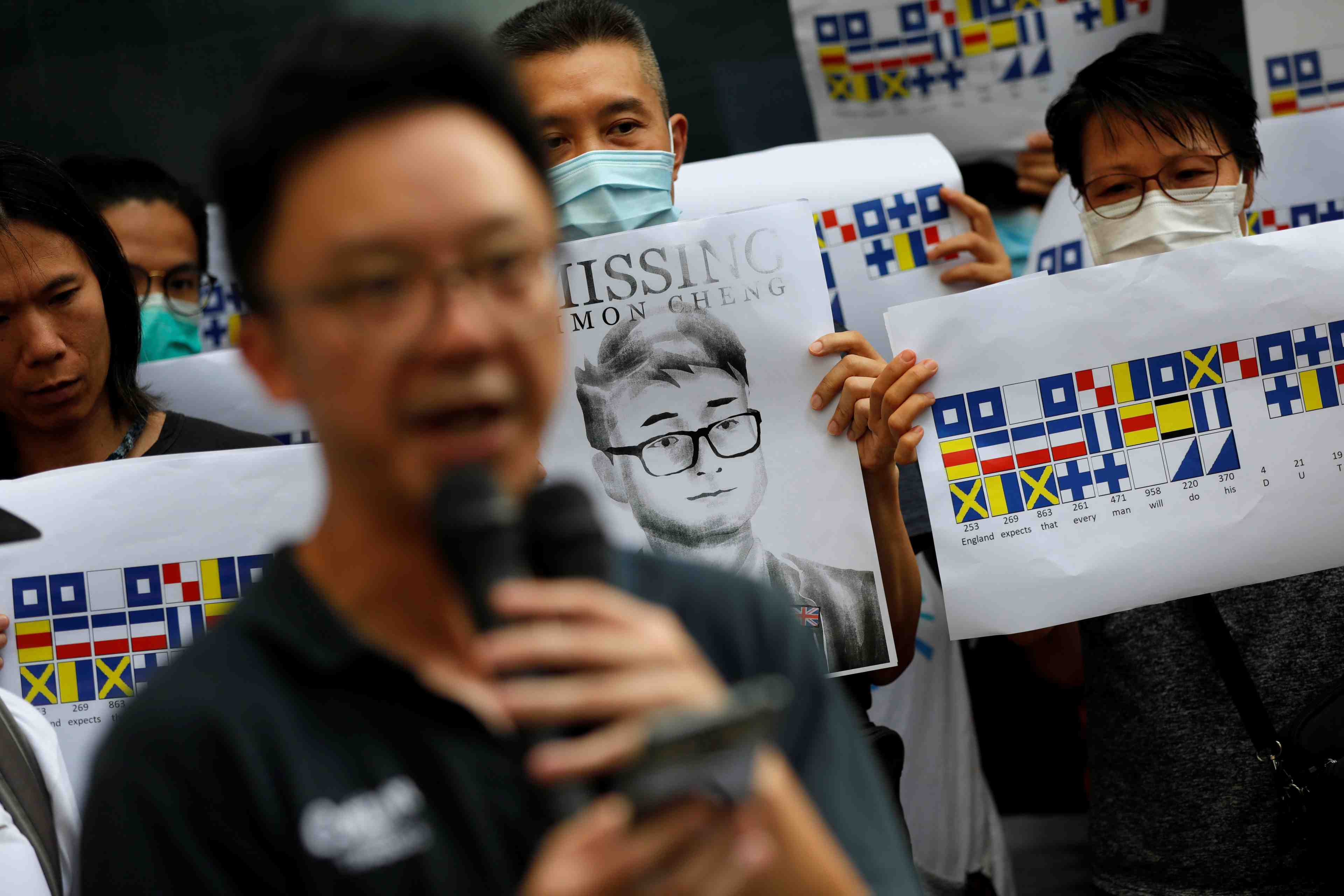 Un ex-employe du consulat britannique a hong kong dit avoir ete torture en chine