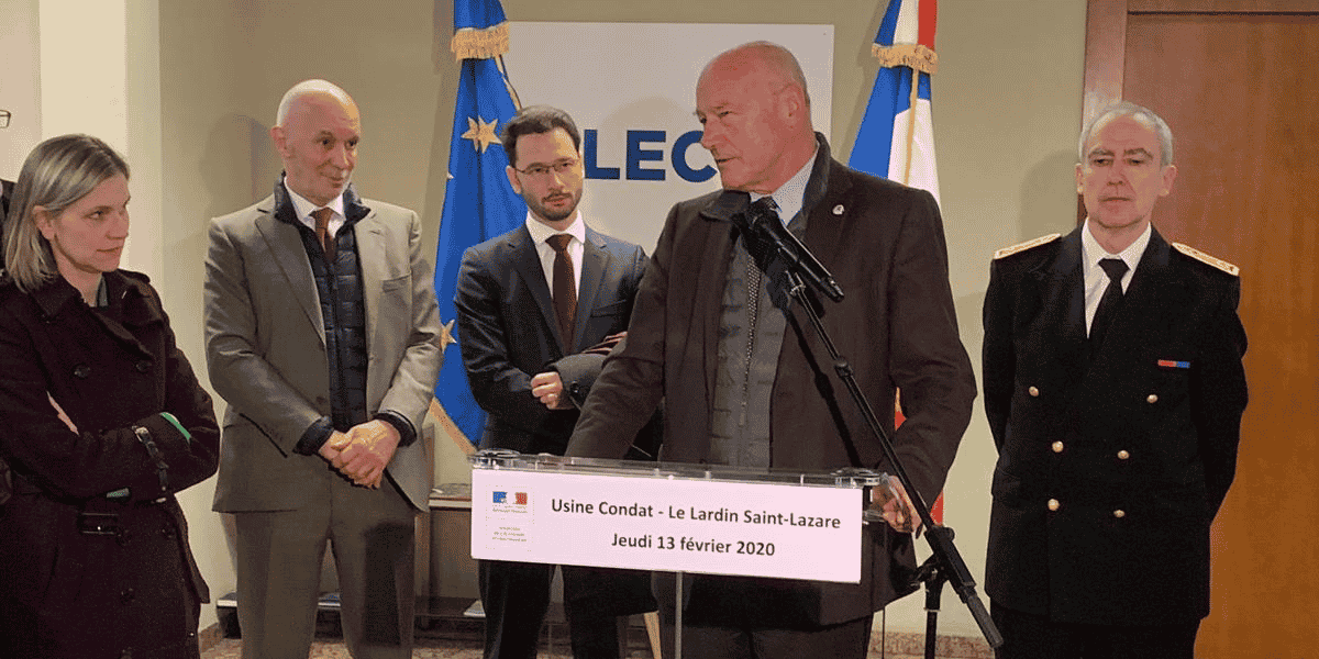 Alain Rousset, président de Région, en visite à l'usine de Condat le 13 février aux côtés d'Agnès Pannier-Runacher, secrétaire d’Etat auprès du ministre de l’Economie et des Finances (à gauche).