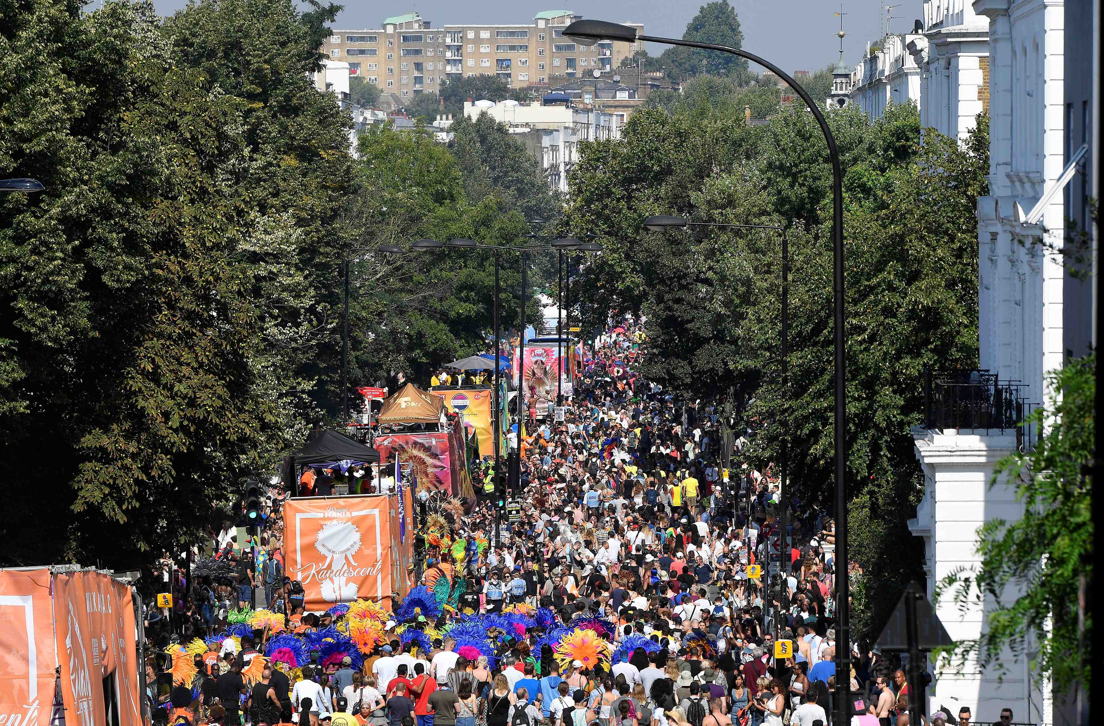 Le carnaval de notting hill quitte les rues pour investir les ecrans