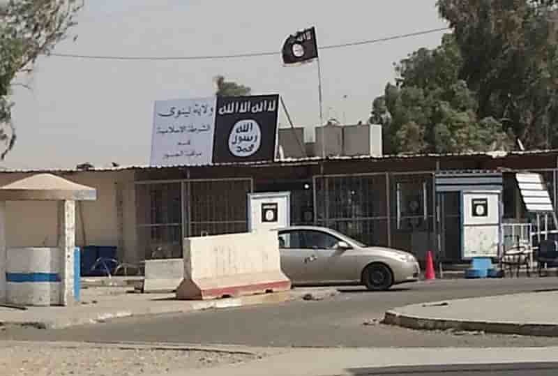 Les femmes de Mossoul en Irak obligées de se couvrir le visage