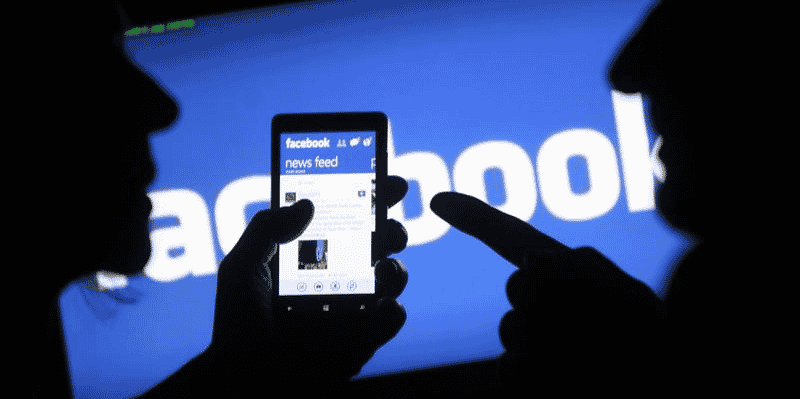 Facebook surevalue les donnees de vision des publicites, selon un analyste