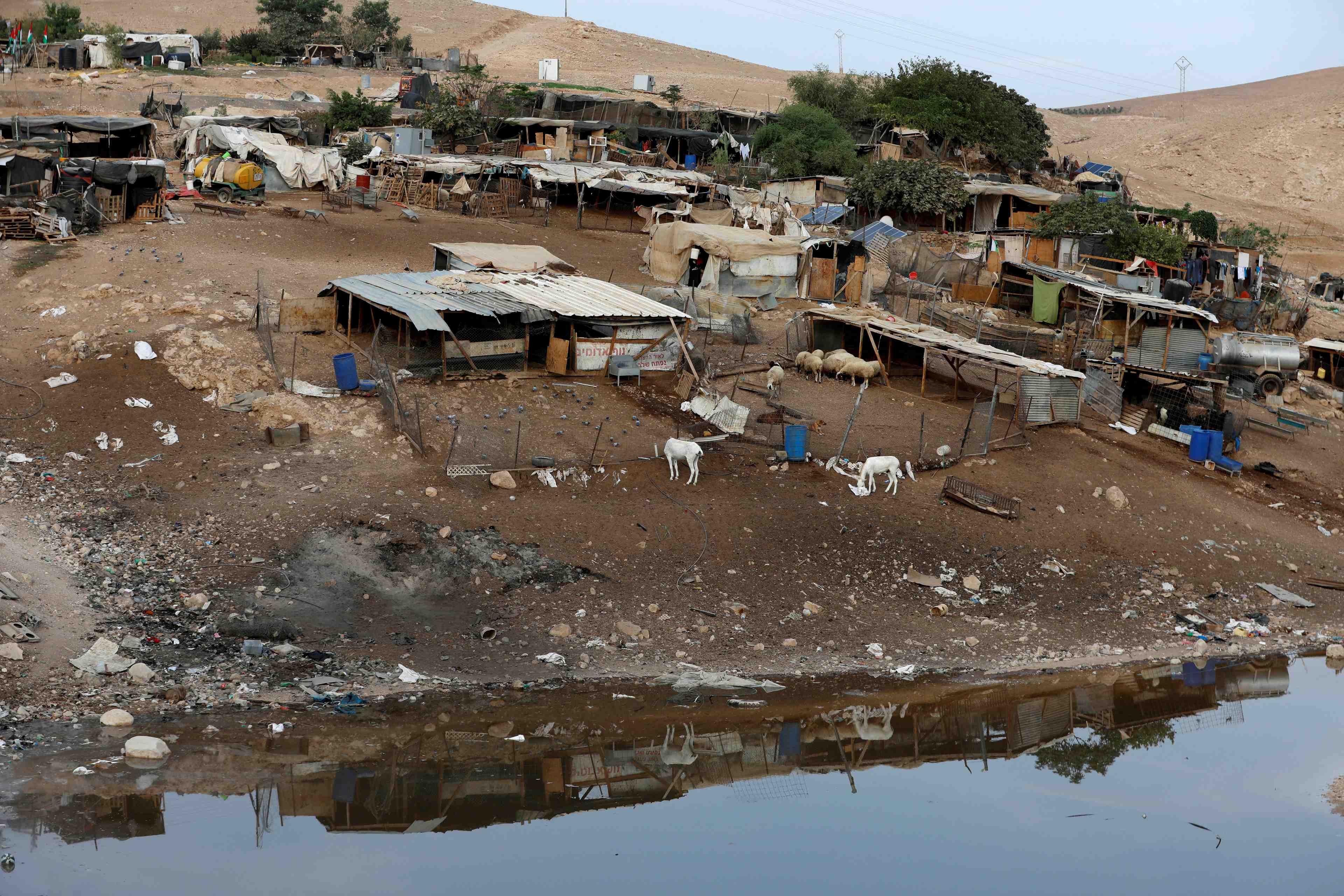 Israel repousse mais maintient son projet d'evacuation de khan al ahmar