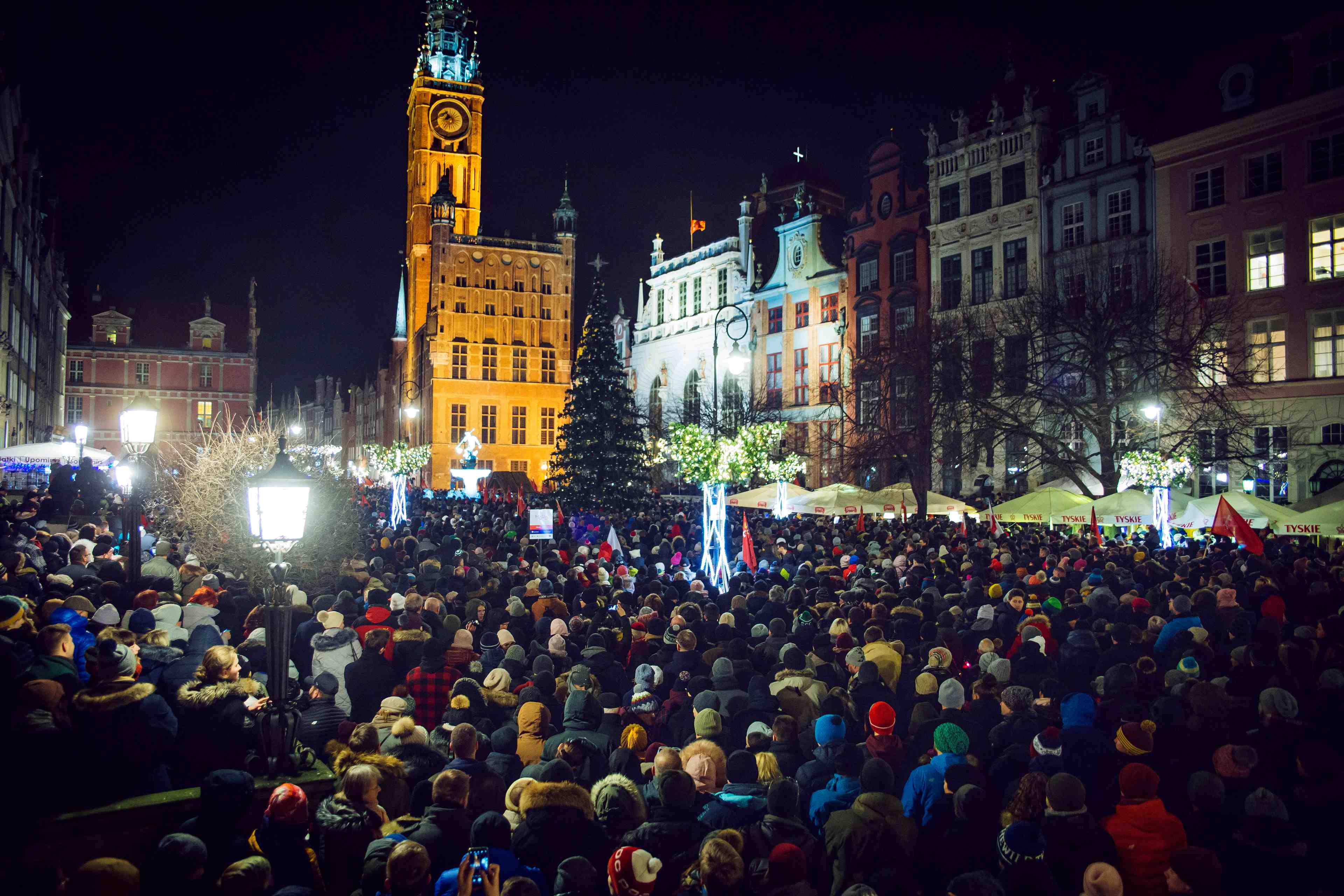 Plus de 40.000 polonais aux obseques du maire de gdansk