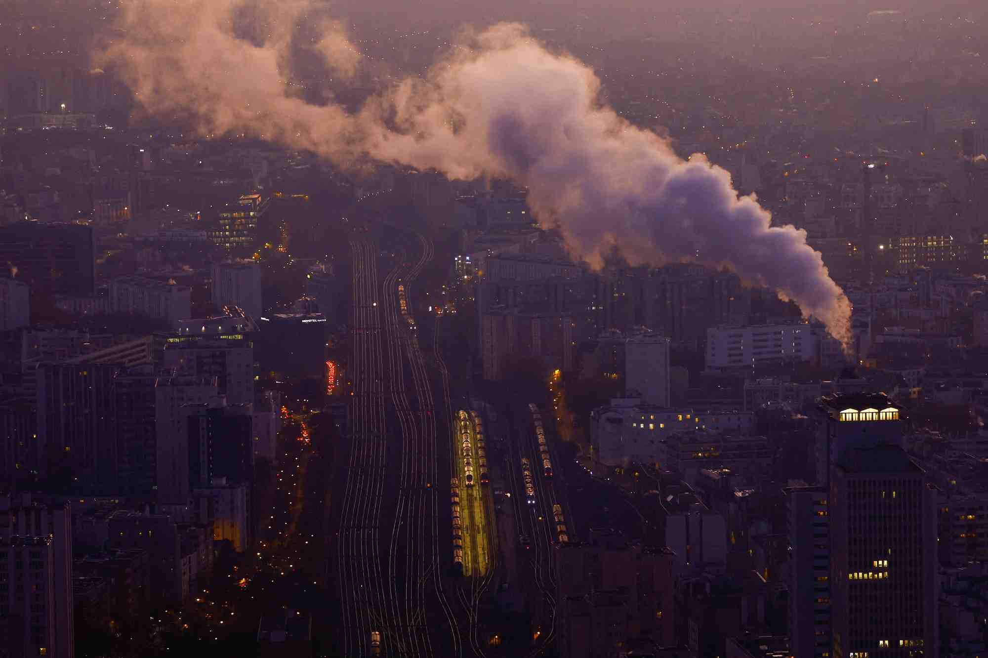 L'eclairage de la ville de paris en proie a l'inflation energetique