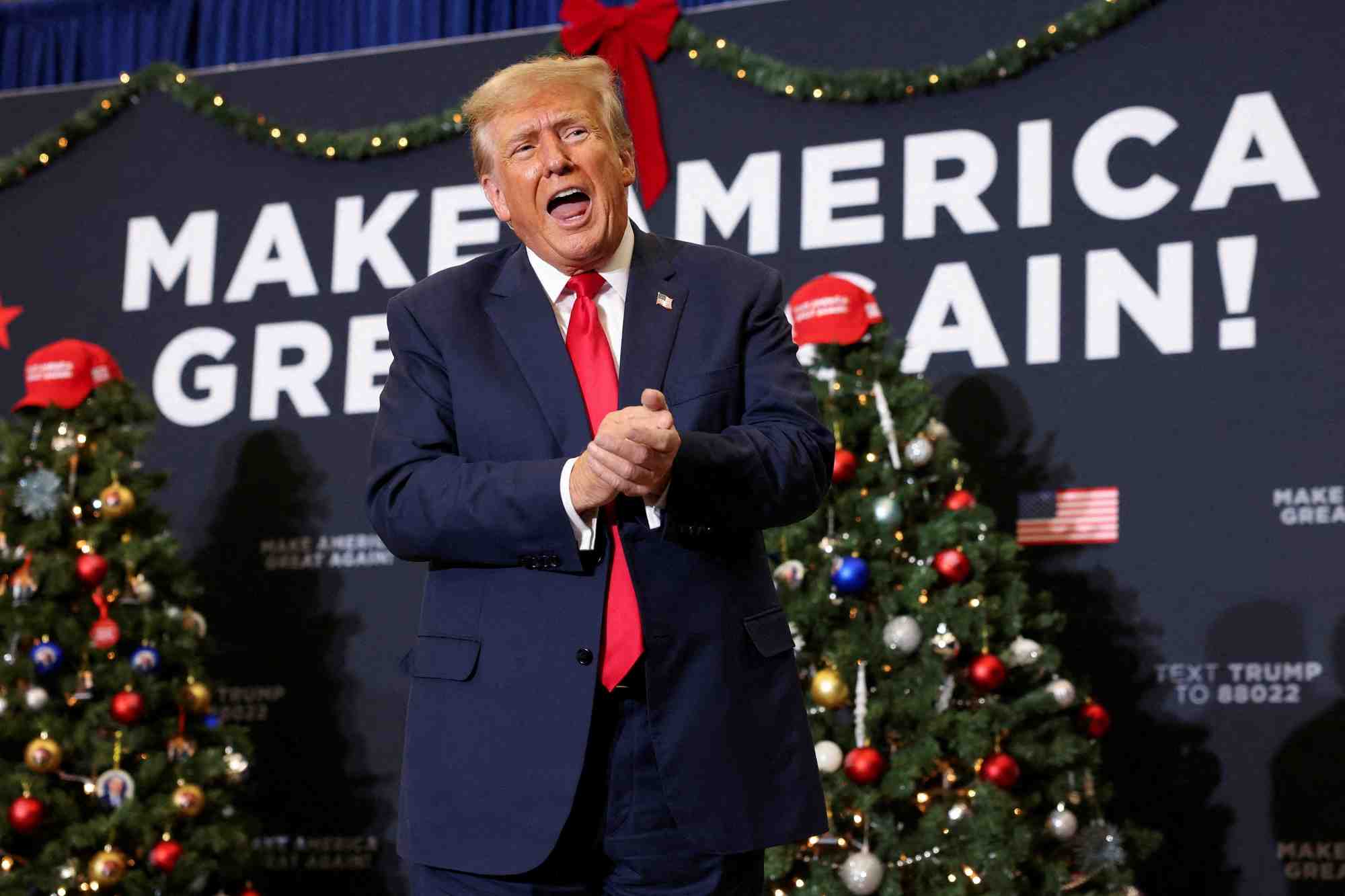 Donald trump lors d'un evenement de campagne a waterloo, dans l'iowa