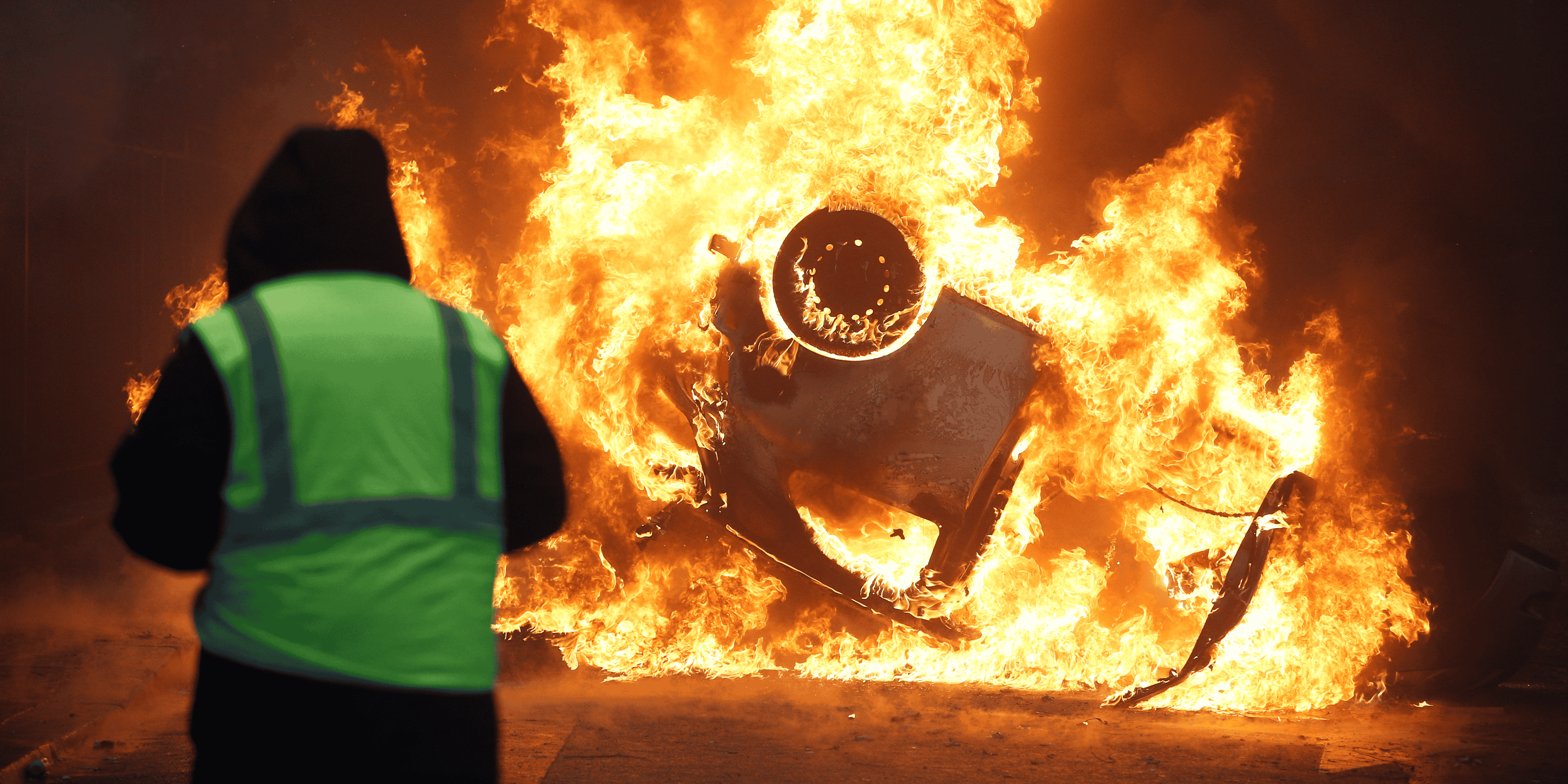 Graves violences a paris lors de la manifestation des "gilets jaunes"