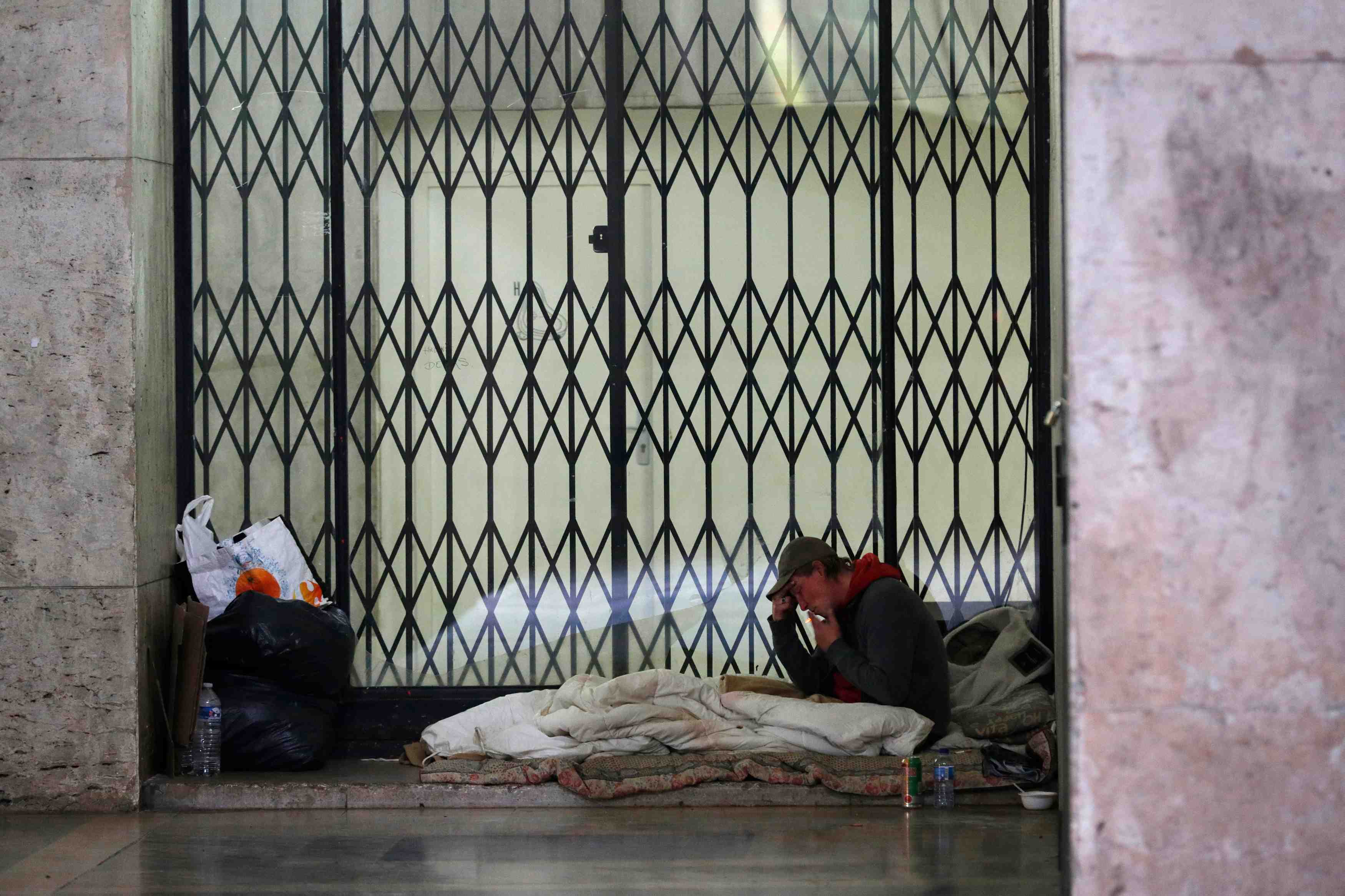 Deuxieme "nuit de la solidarite" a paris pour compter les sans-abris