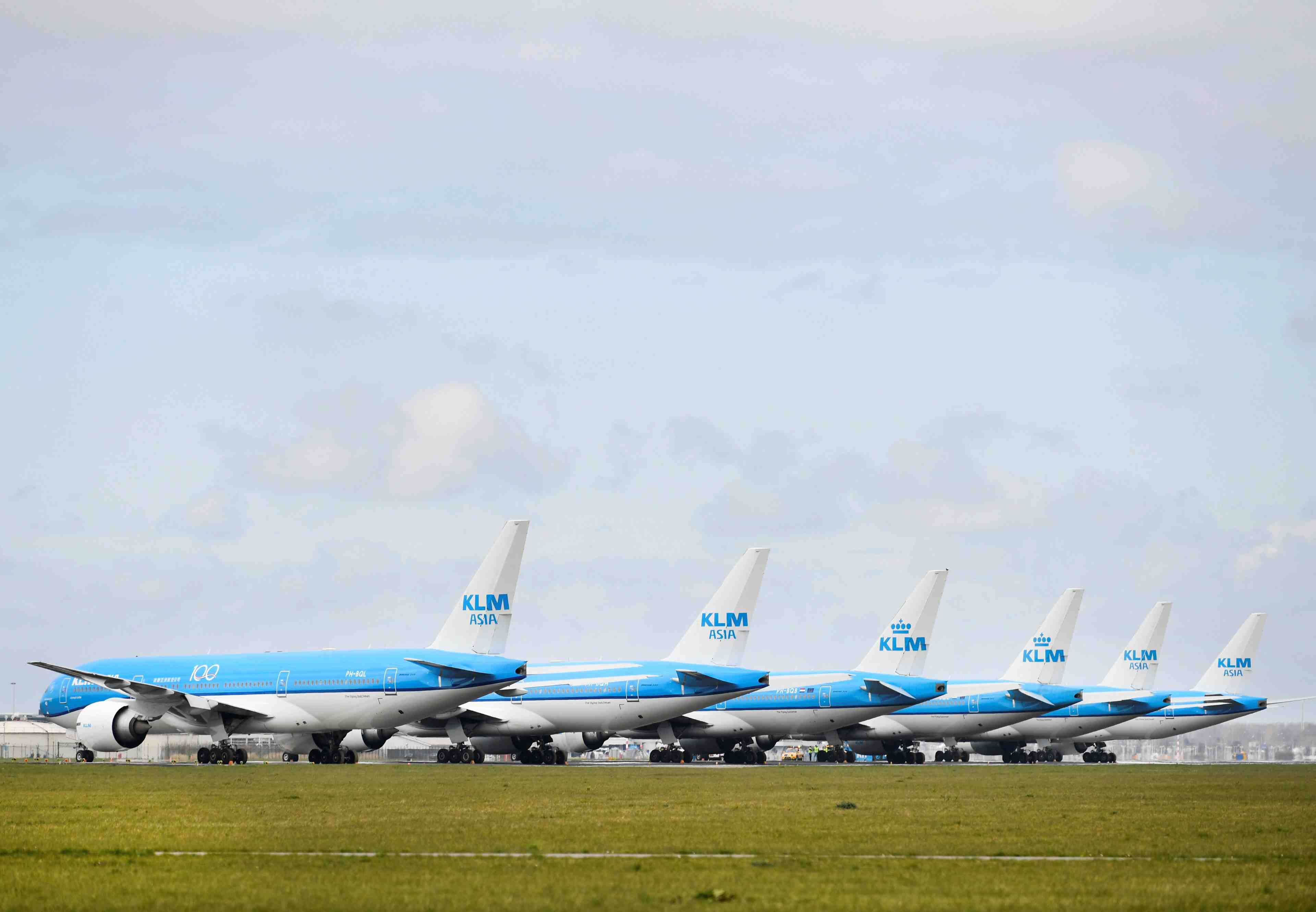 Klm a des liquidites jusque mi-juin, dit le gouvernement neerlandais