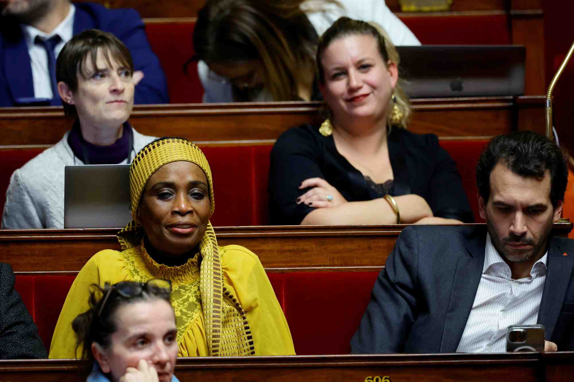 Les deputes debattent du projet de reforme des retraites du gouvernement francais a l'assemblee nationale a paris