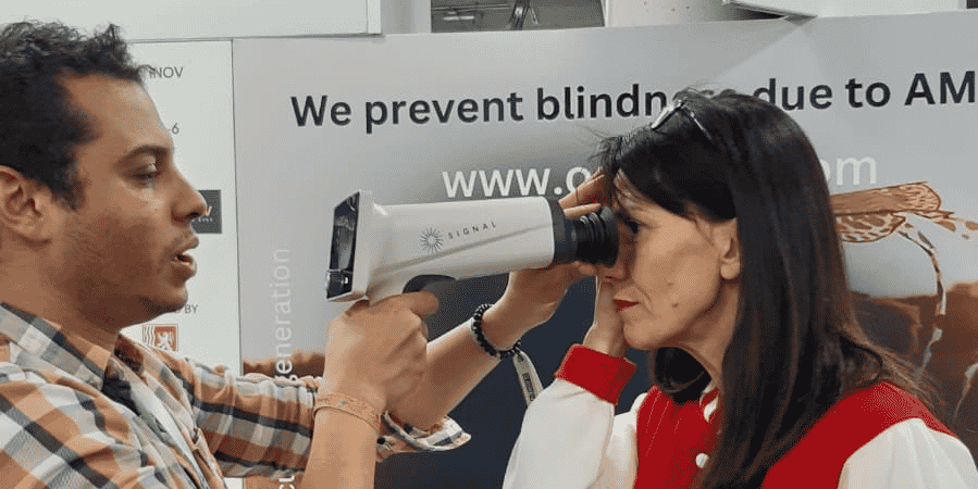 Soufiane Ajana, CEO de Retinov qui traite la DMLA, et Andréa Brouile, vice-présidente du conseil régional de Nouvelle-Aquitaine en charge du développement économique et de l’innovation, au CES de Las Vegas en janvier 2024.
