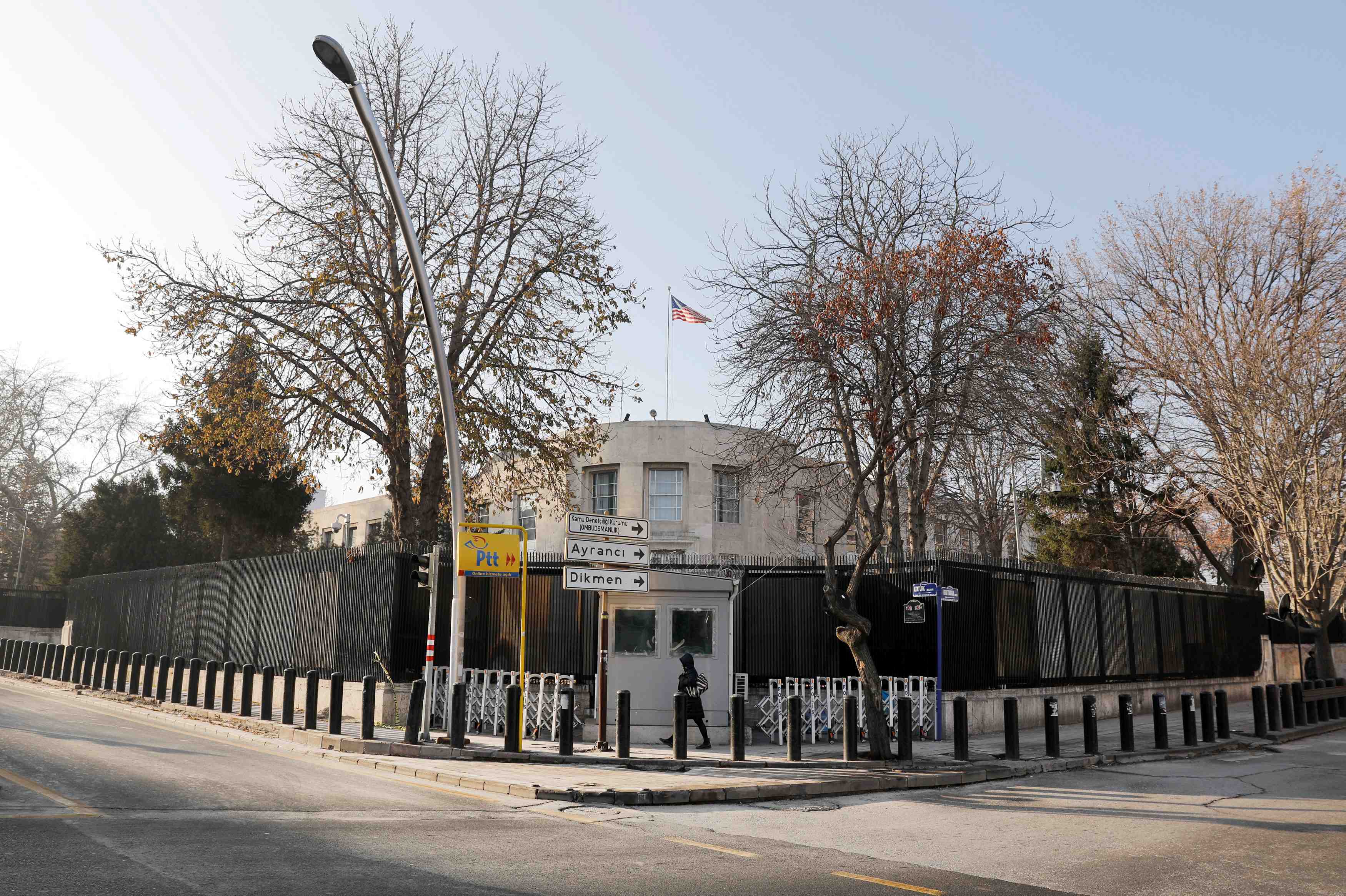L'ambassade americaine en turquie cible d'une attaque par balles