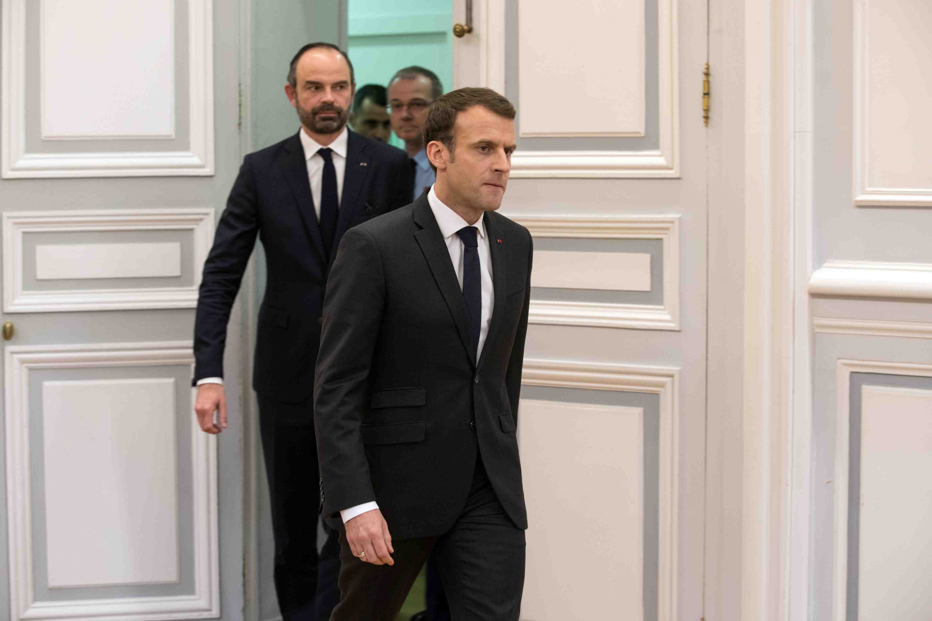 Macron stagne et philippe bondit dans le barometre ifop
