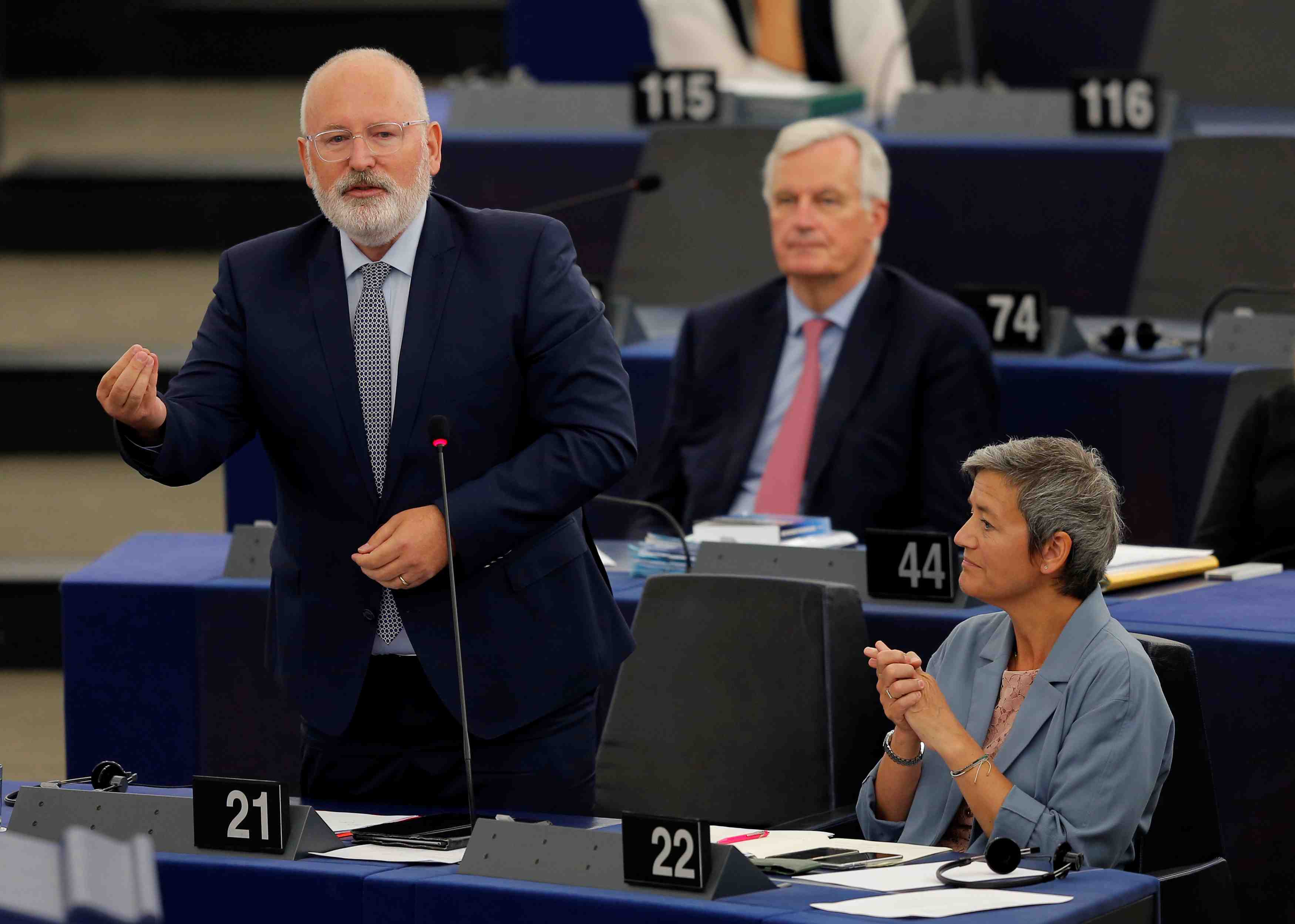 Macron cite vestager et barnier pour la commission europeenne