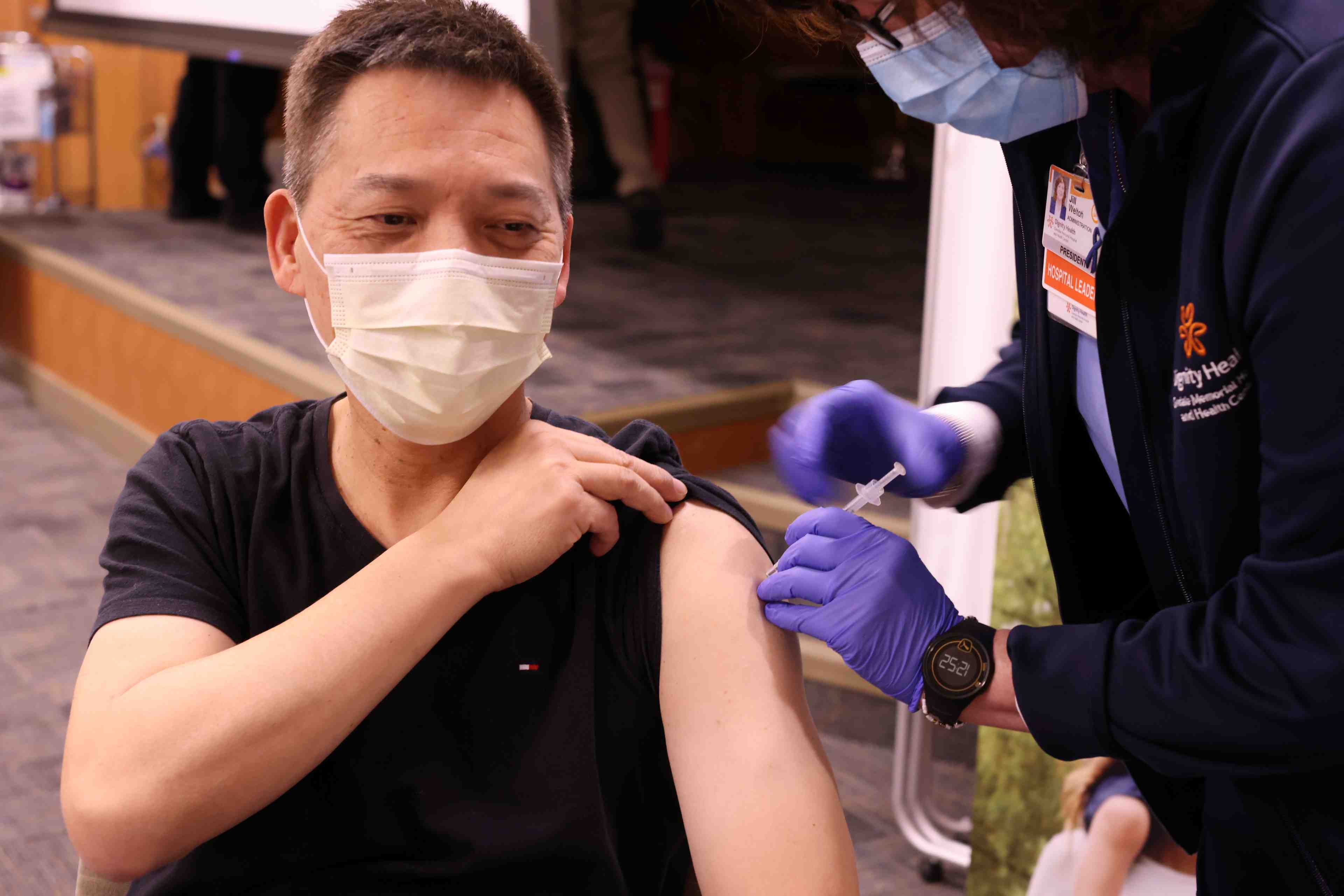 Coronavirus: les autorites us informees de reactions allergiques aux vaccins