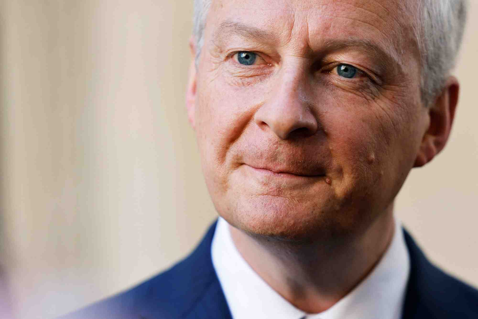 Le maire confiant dans la "solidite" de l'economie francaise
