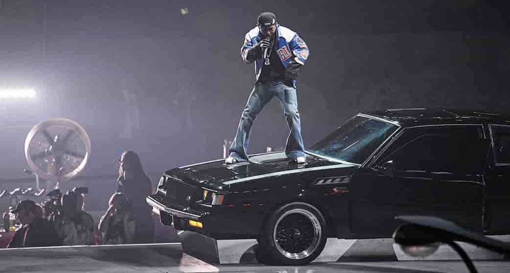 Kendrick Lamar portait un flare signé Celine lors du Super Bowl, le 9 février à La Nouvelle-Orléans (Louisiane).