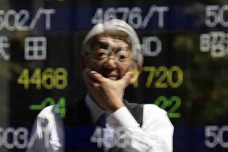 Le nikkei a tokyo finit a nouveau en baisse