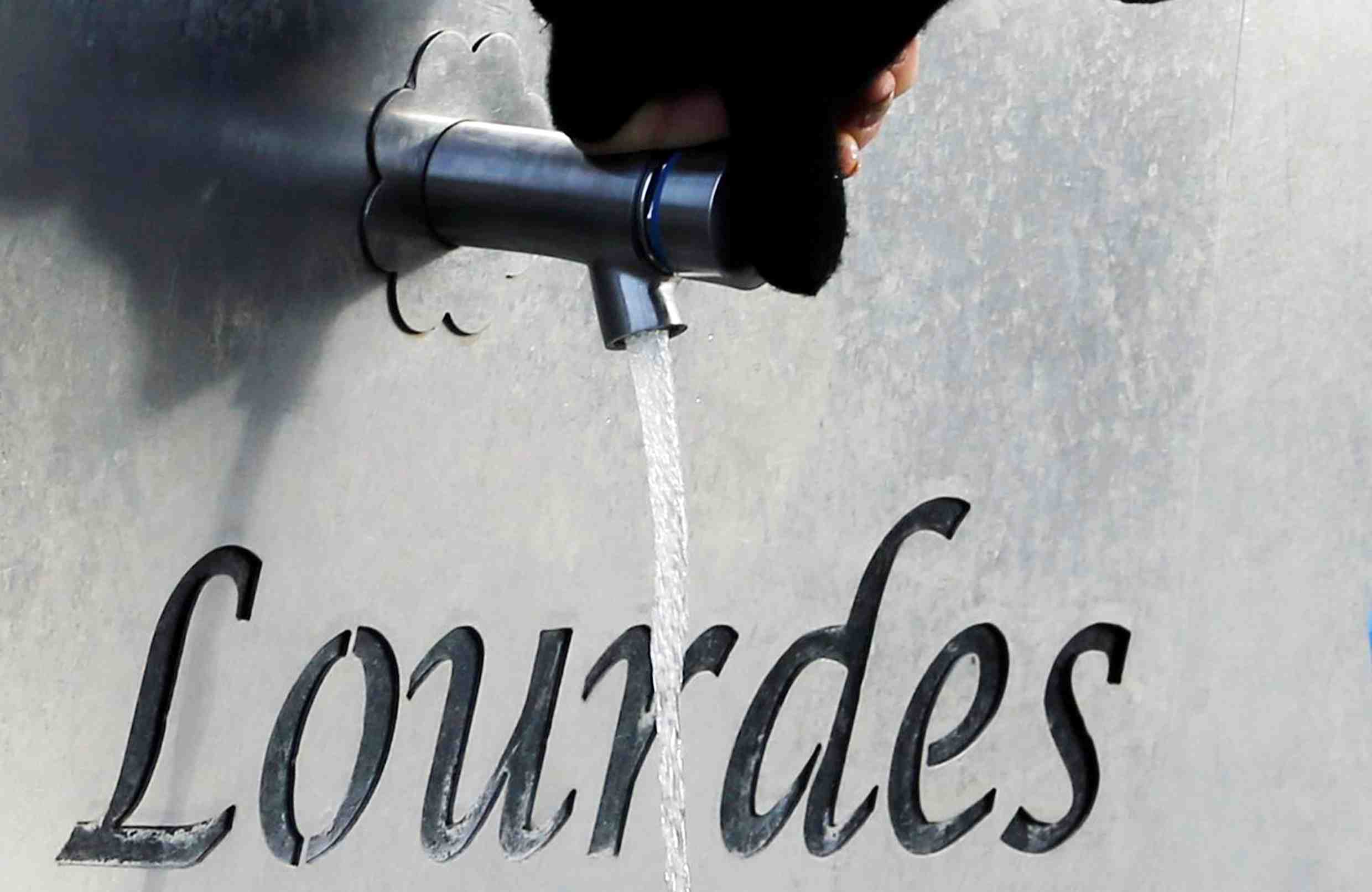 Coronavirus: le sanctuaire de lourdes ferme "pour la premiere fois de son histoire"
