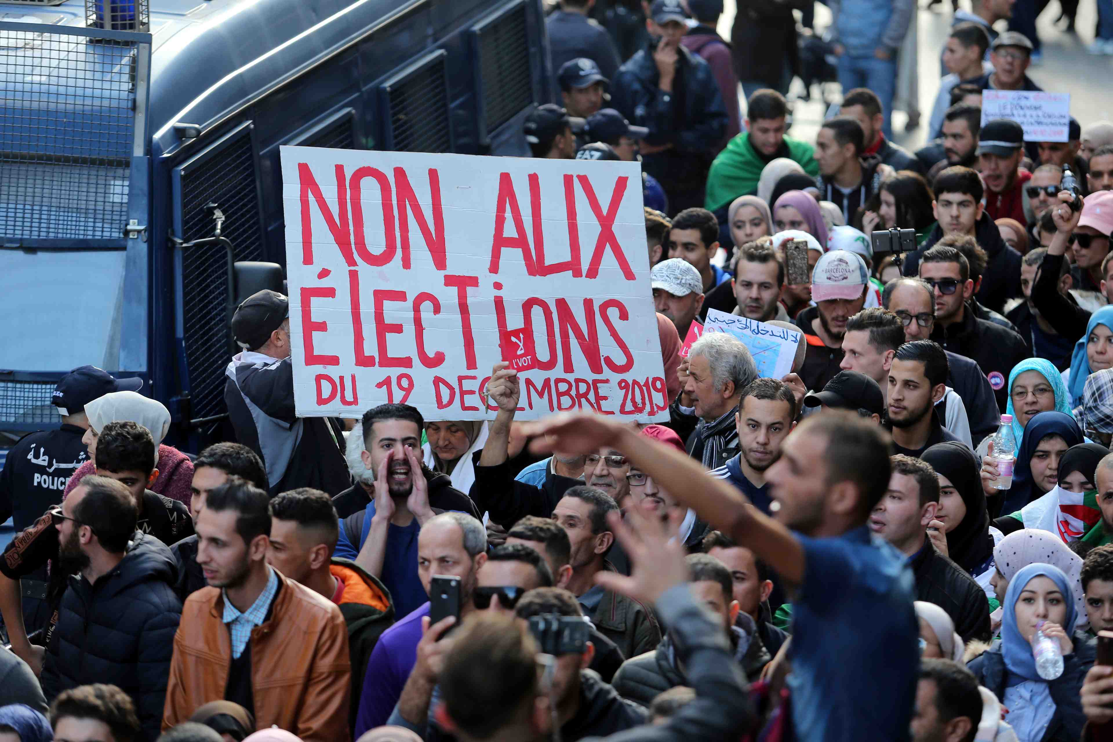 Presidentielle en algerie jeudi, une mascarade pour les contestataires