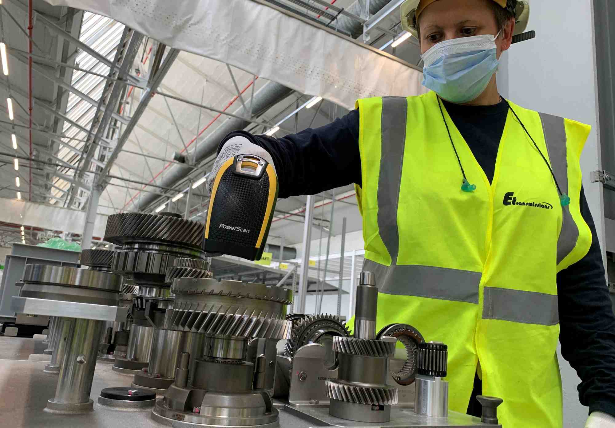 Contraction de l'activite manufacturiere en france, ralentissement dans les services