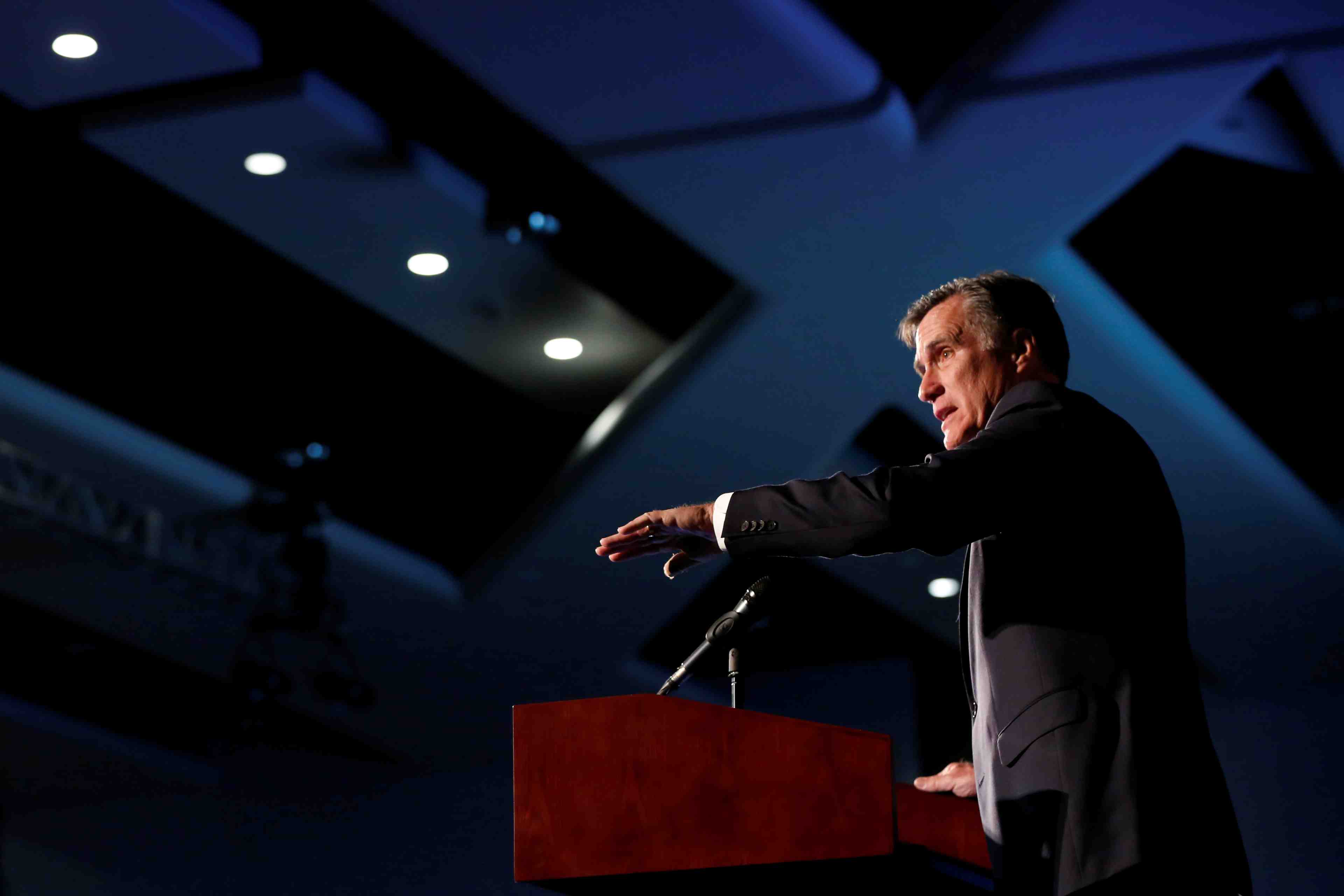 Usa: mitt romney s'en prend a donald trump