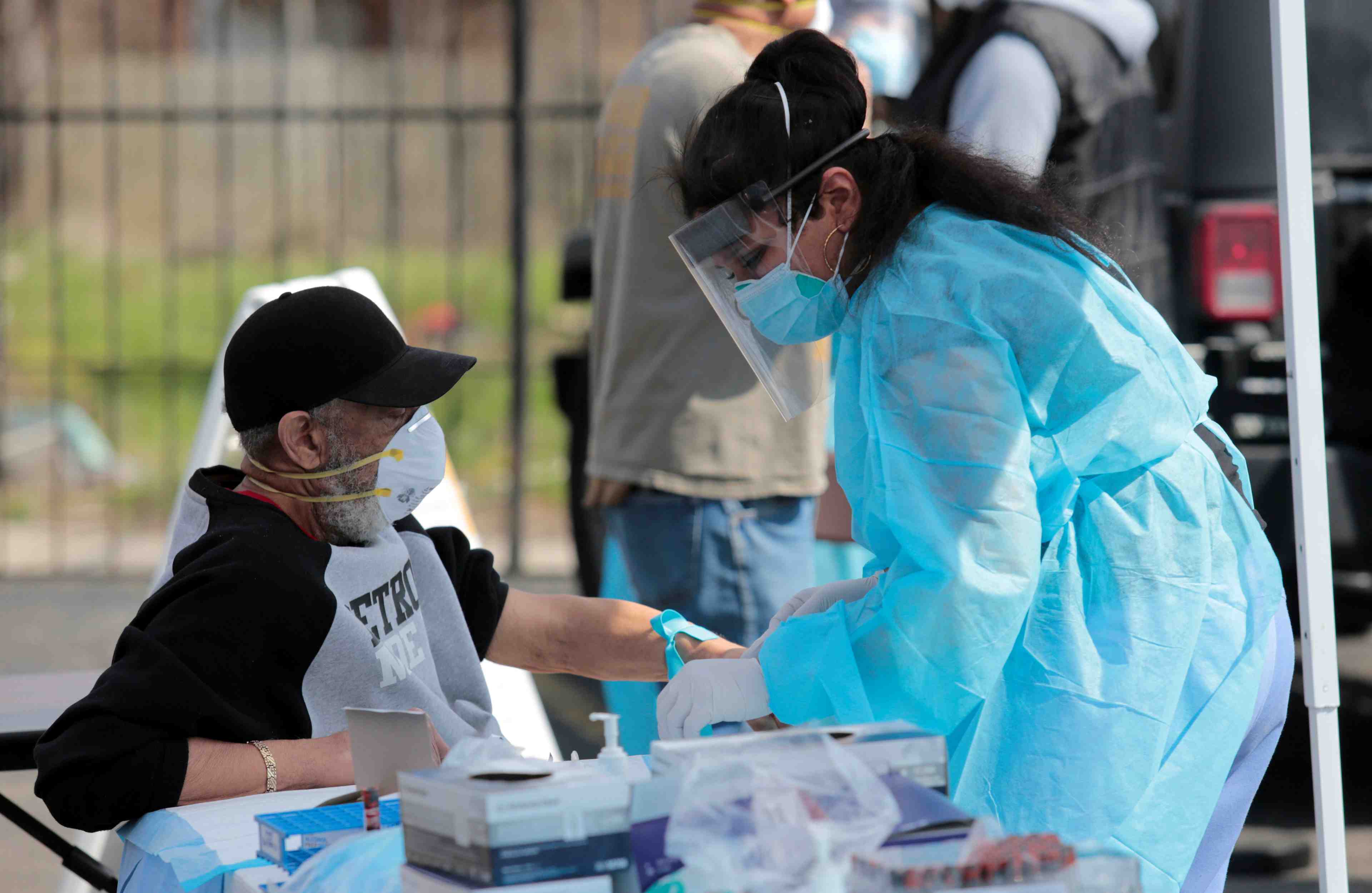Le coronavirus a fait plus de 60.000 morts aux etats-unis