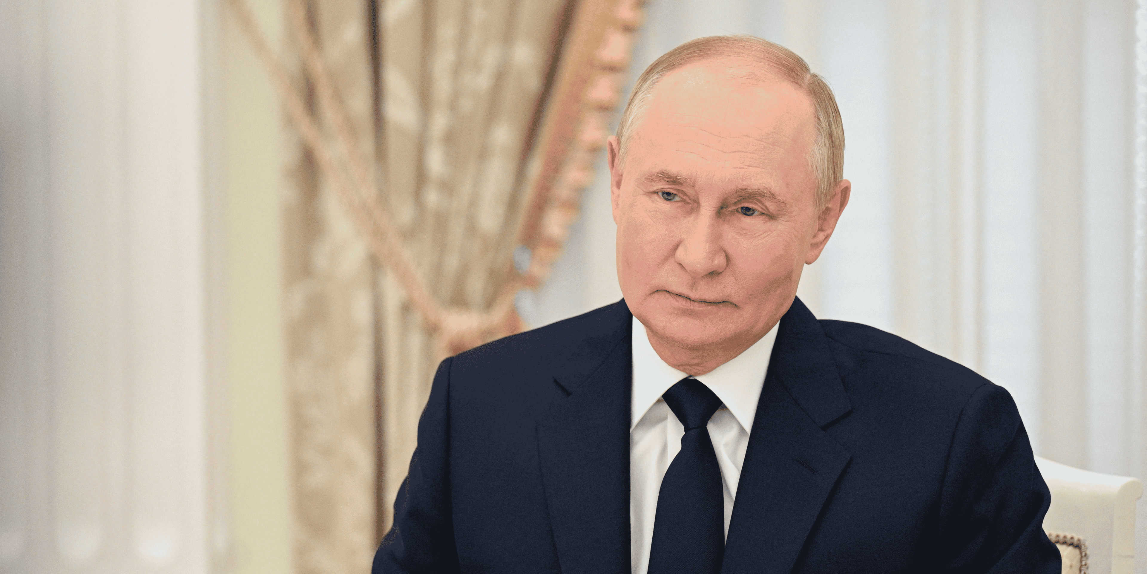 Le president russe vladimir poutine lors d'une reunion avec le premier ministre chinois li qiang a moscou