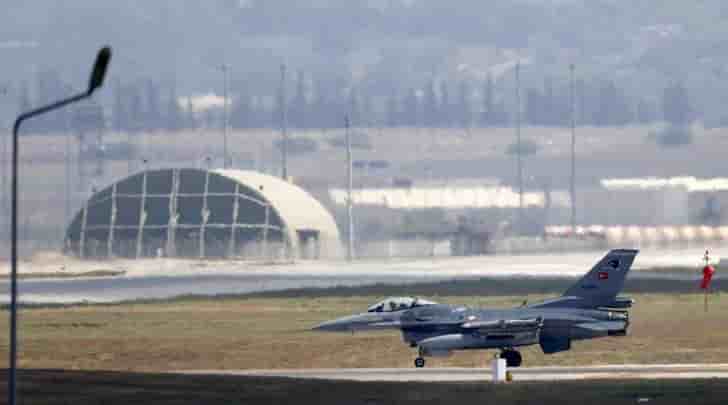 L'armee de l'air turque abat un appareil pres de la frontiere syrienne