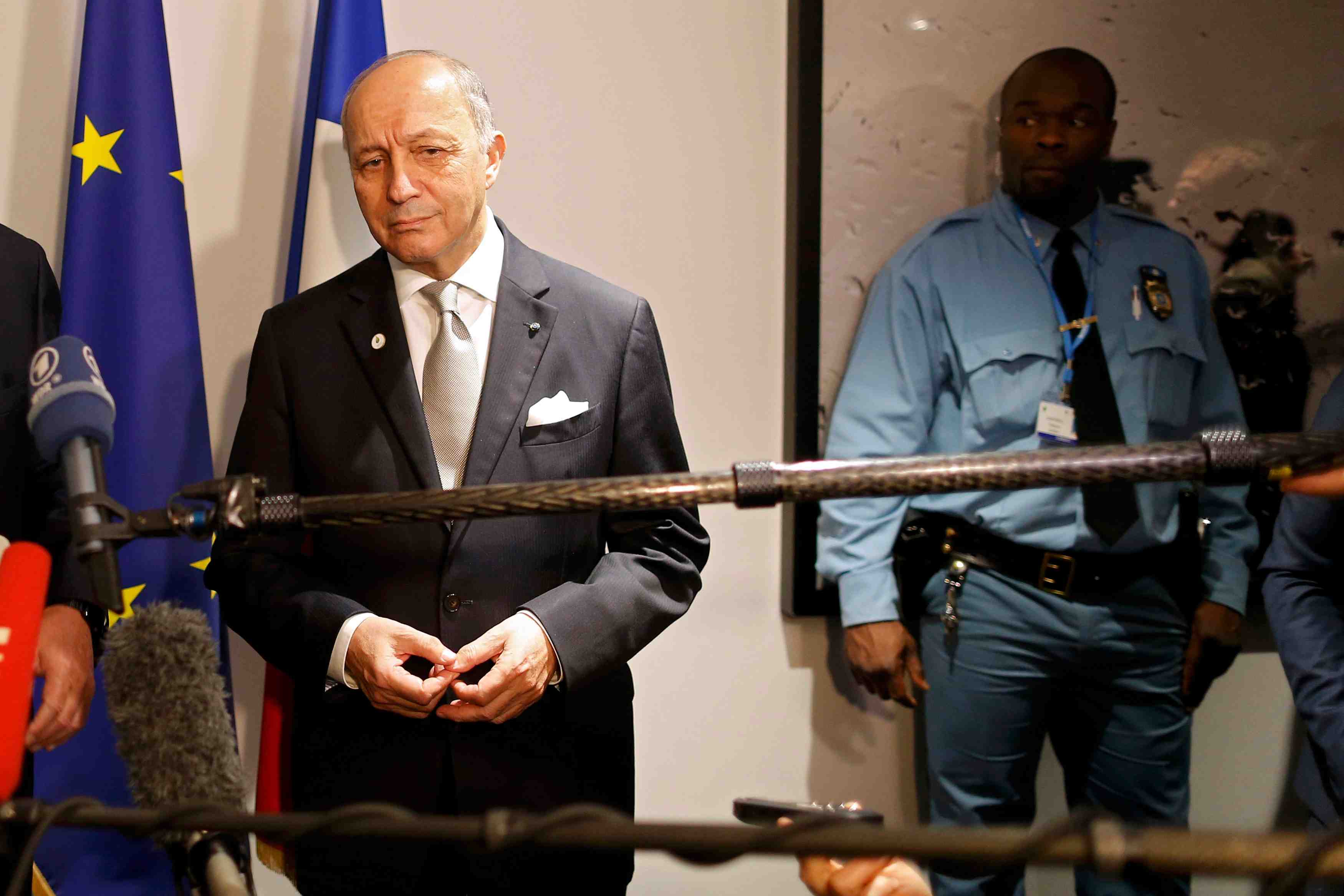 "pour l'instant, le compte n'y est pas", dit le president de la cop21 laurent fabius