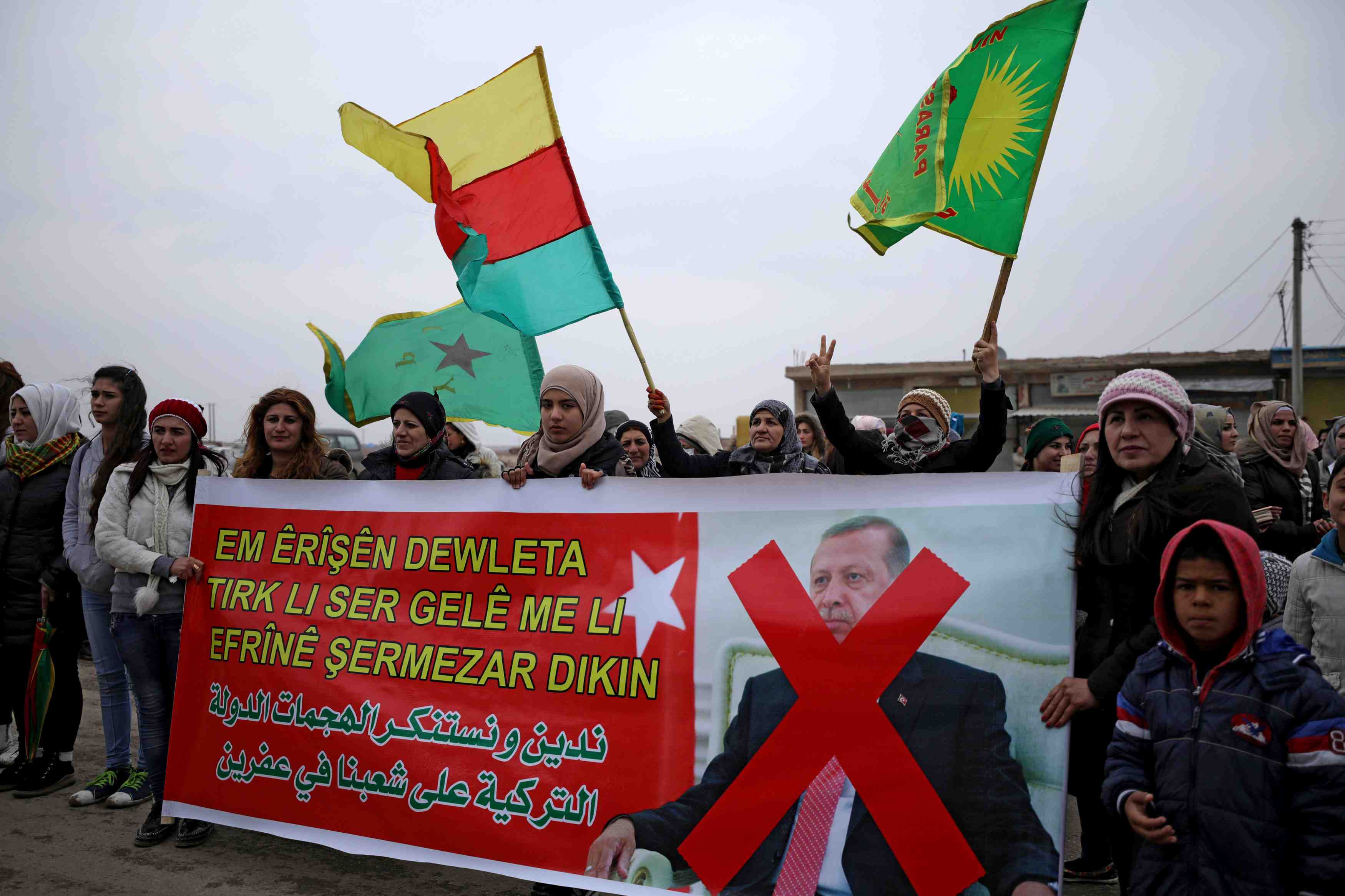 La turquie bombarde la region d'afrin en syrie