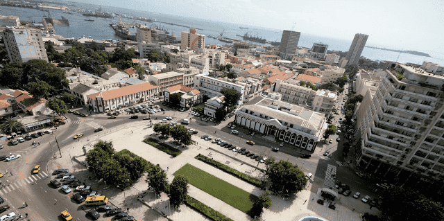 La Place de l'Indépendance à Dakar, la capitale du Sénégal.