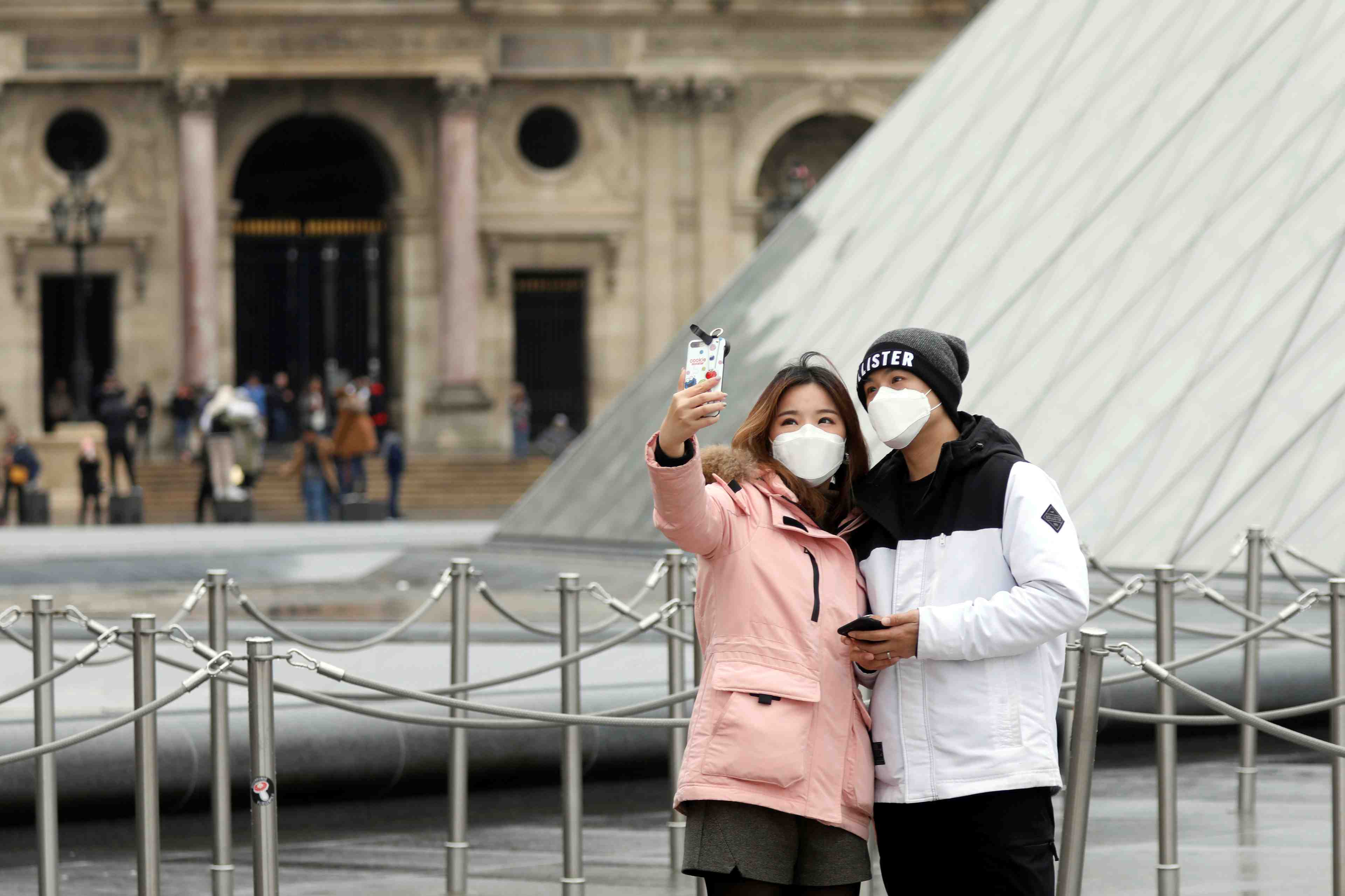 Coronavirus: deux morts et 154 cas supplementaires en france