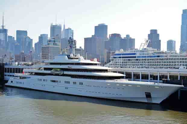 yacht