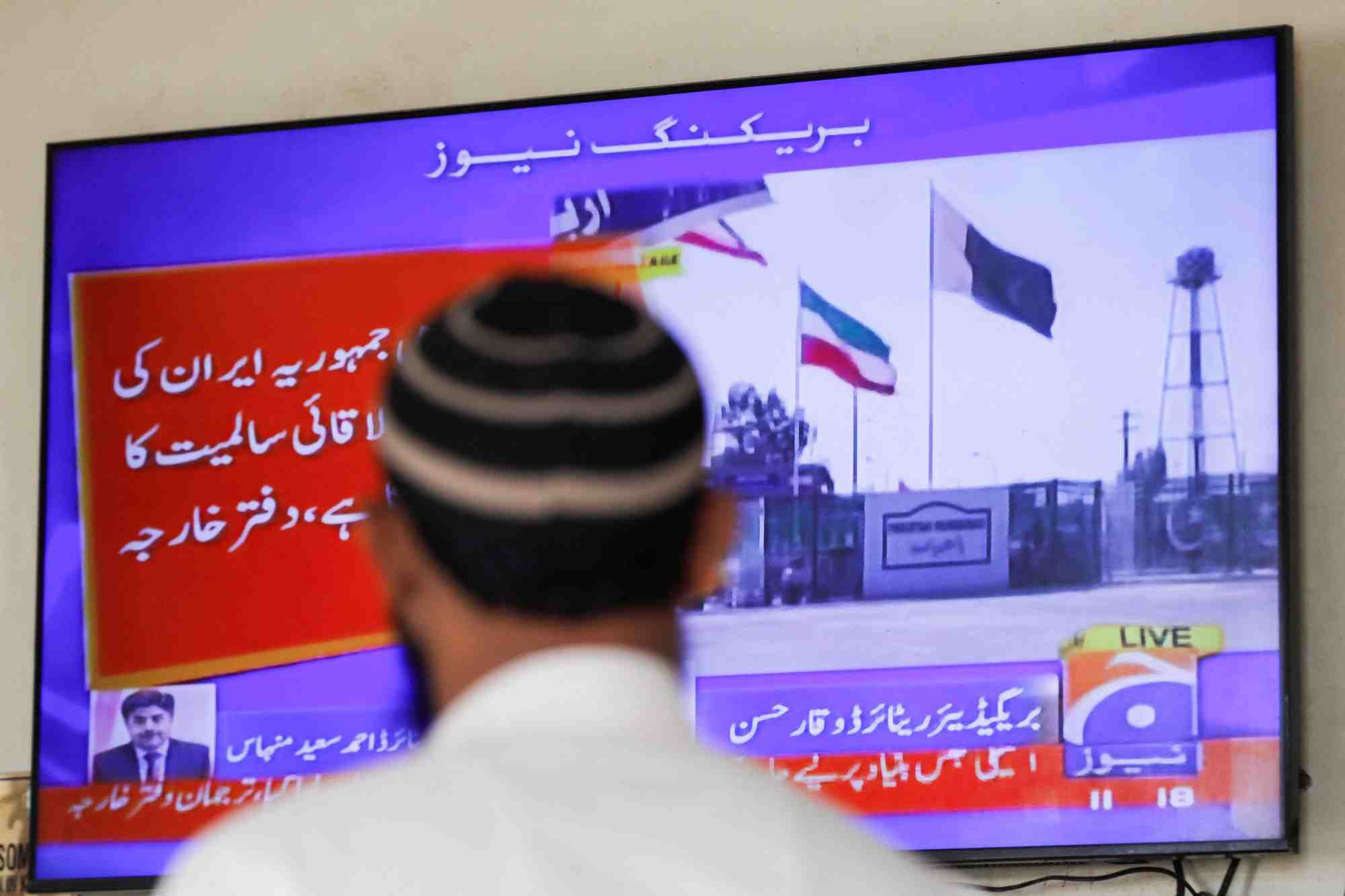 Un journal televise pakistanais apres l'annonce de frappes visant des militants separatistes en iran