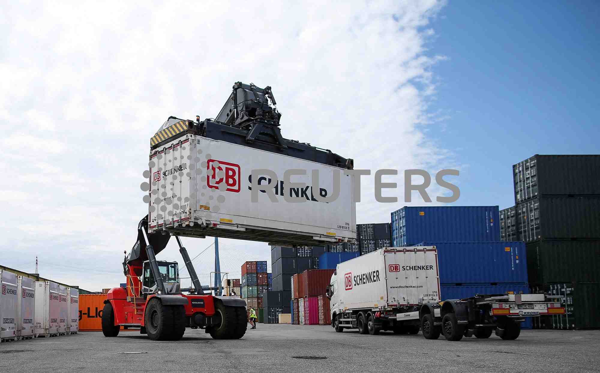 Un conteneur de db schenker lors d'une tournee de presse