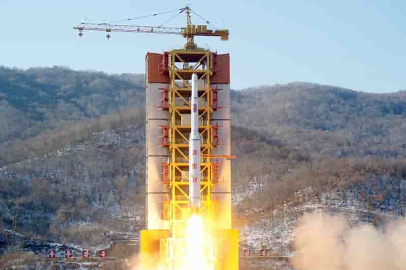 Pyongyang tire une fusee a longue portee 