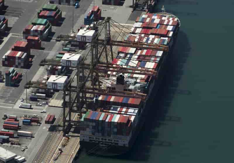 Le deficit commercial des etats-unis a diminue en mars
